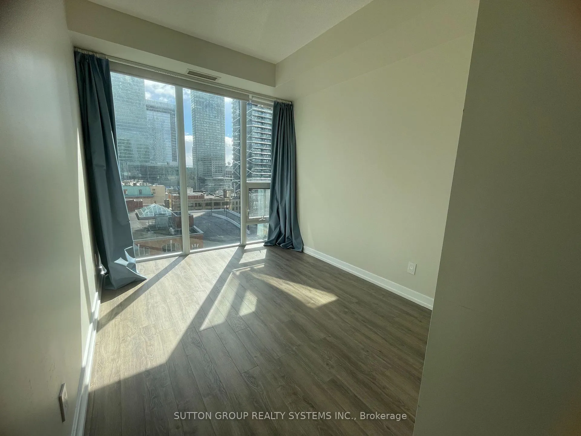 Photo 12 of Unit 1208, 126 Simcoe Street, Toronto, Waterfront Communities — HOMEH