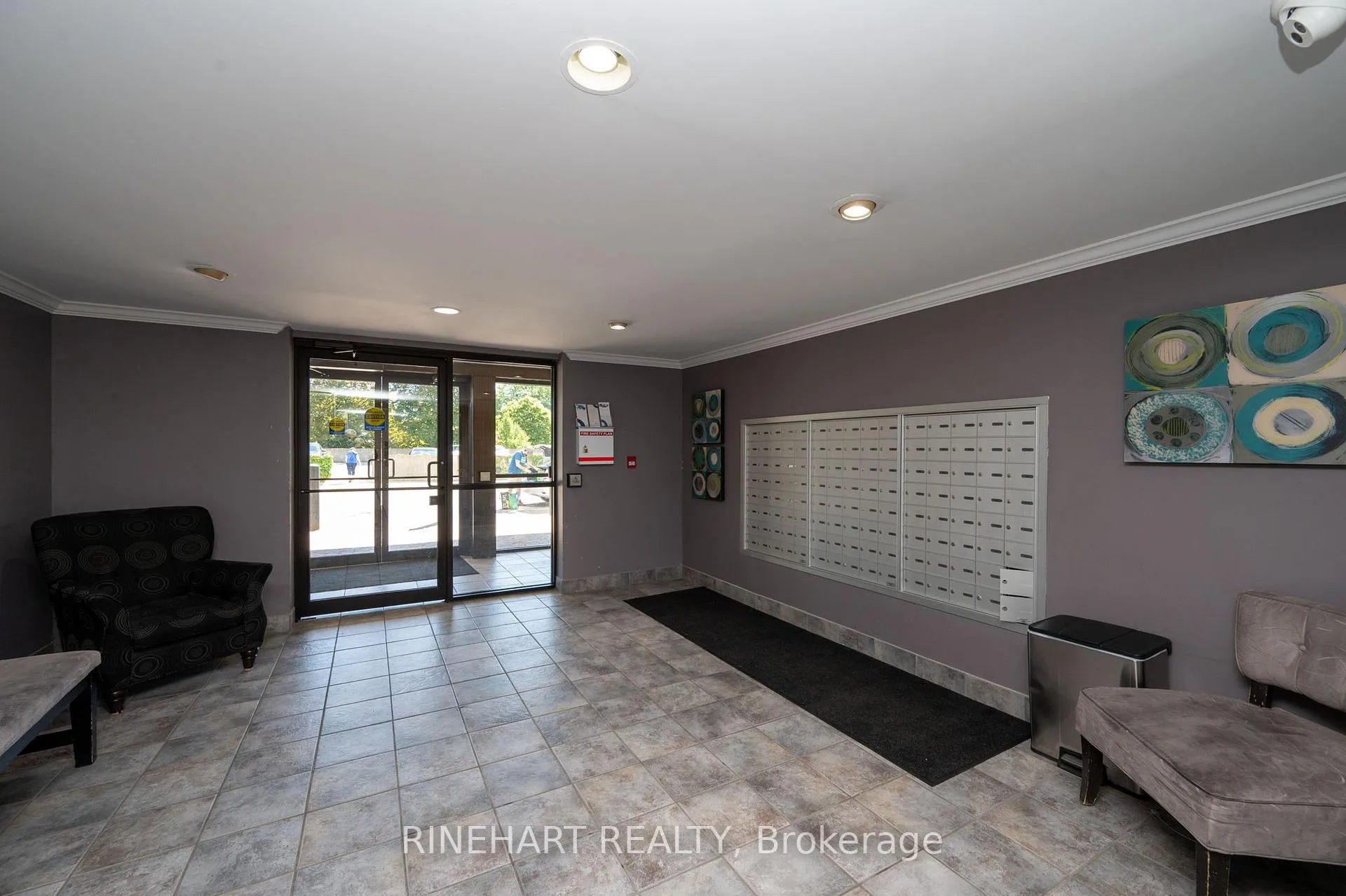 Photo 6 of Unit 311, 600 Grenfell Drive, London, North C — HOMEH