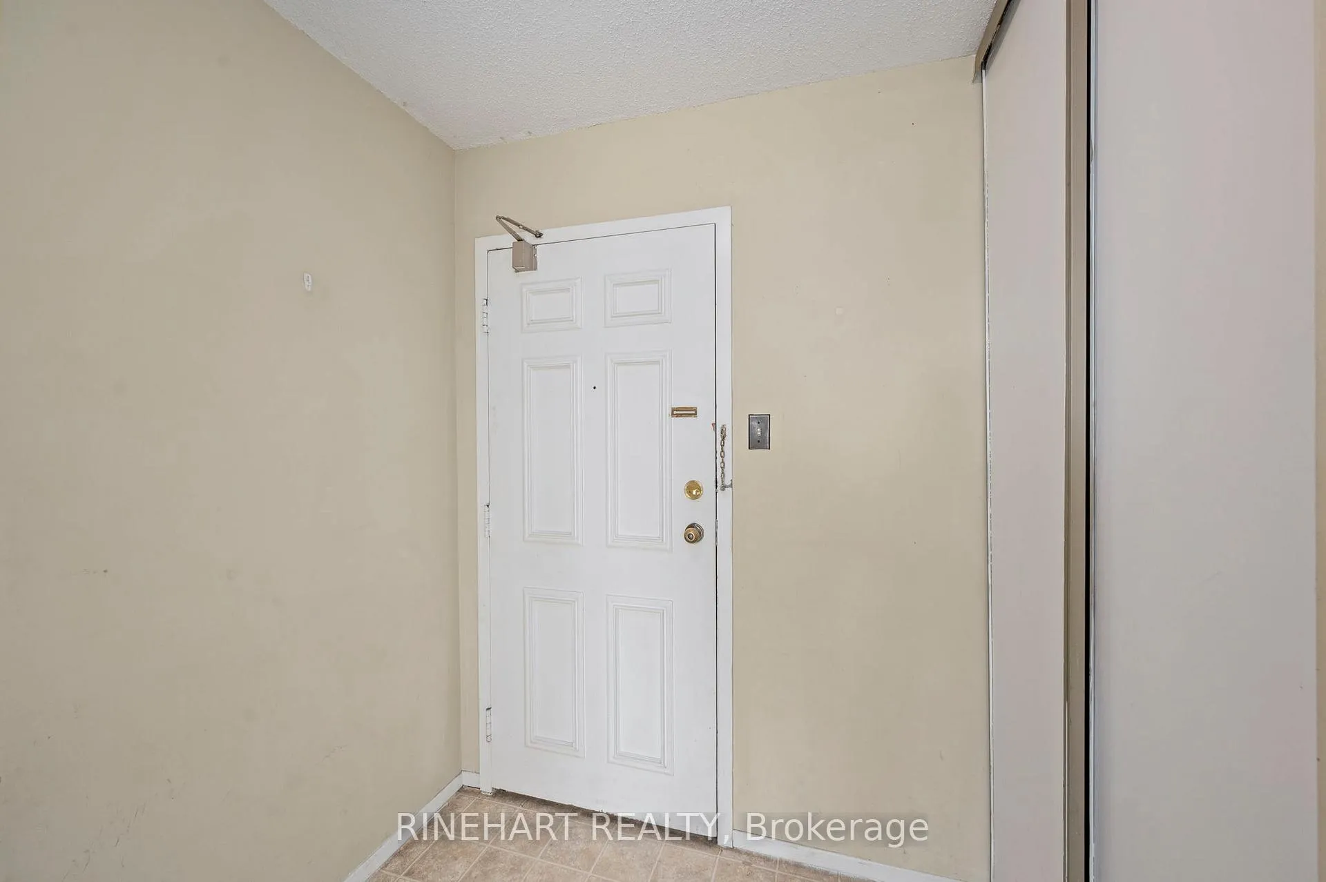 Photo 7 of Unit 311, 600 Grenfell Drive, London, North C — HOMEH