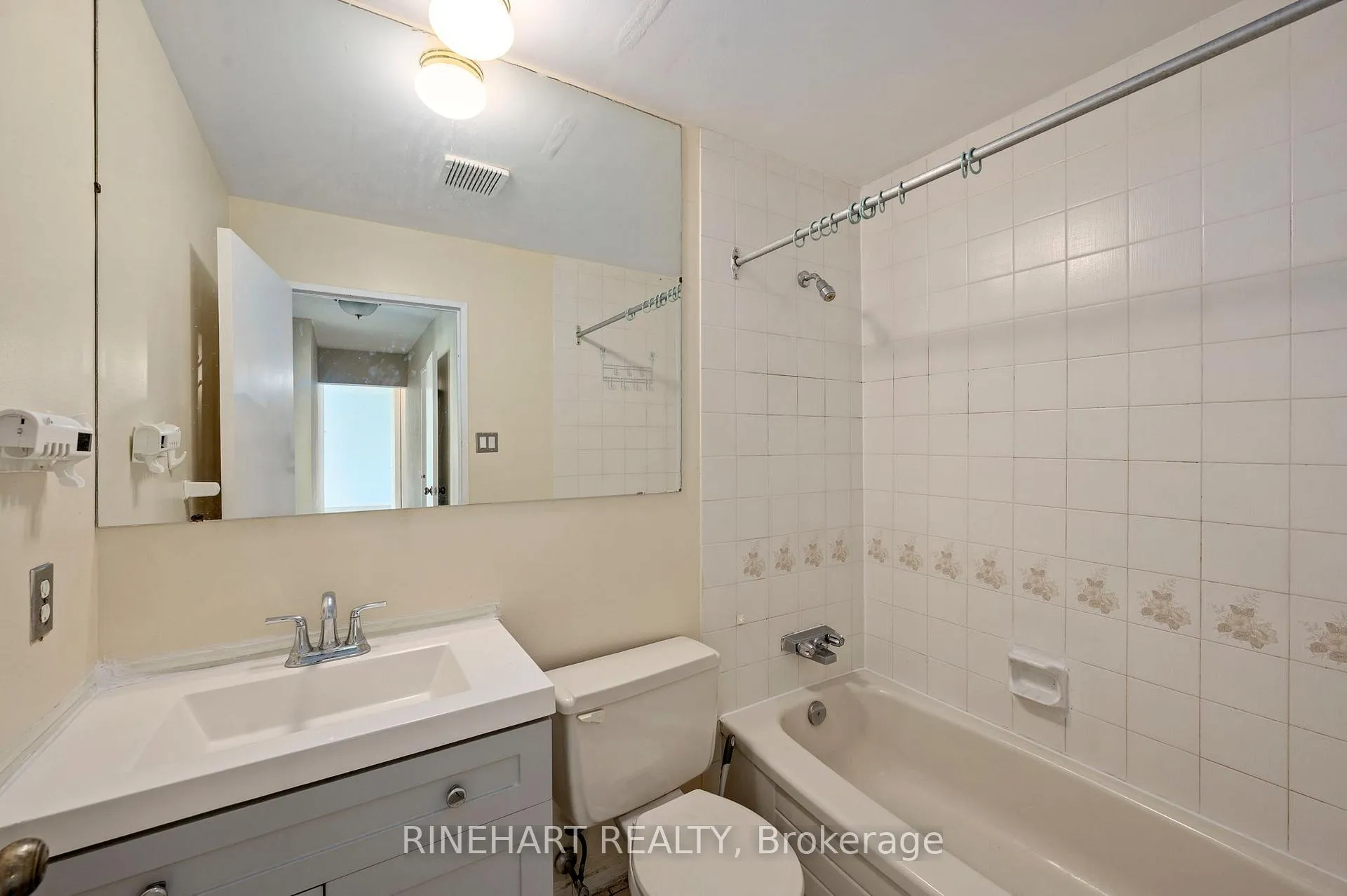 Photo 22 of Unit 311, 600 Grenfell Drive, London, North C — HOMEH