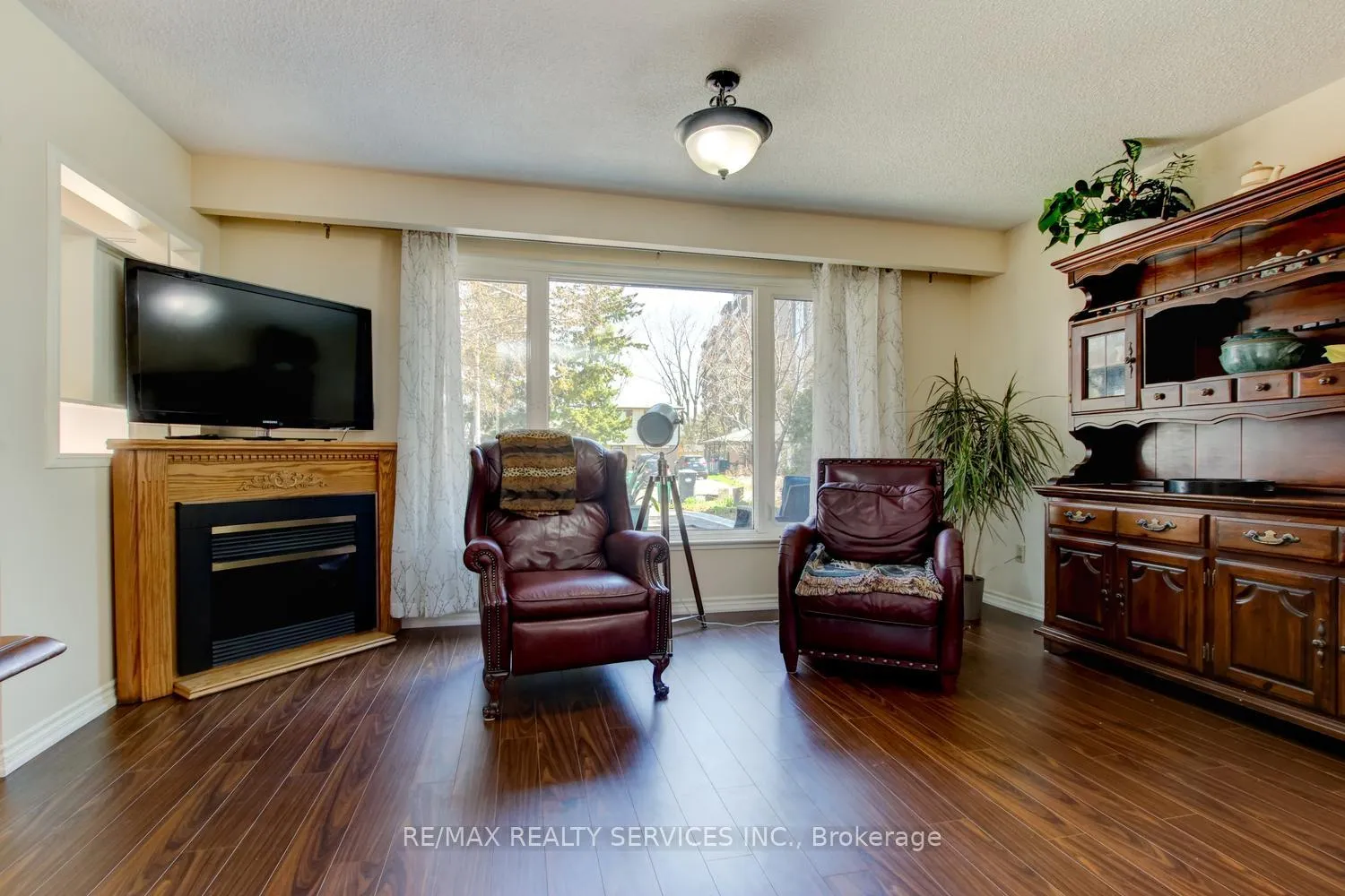 Photo 6 of 265 Bartley Bull Parkway, Brampton, Brampton East — HOMEH