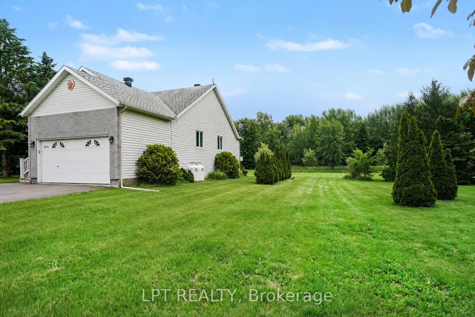 Photo 3 of 3898 Etienne Road, Ottawa, Cumberland West — HOMEH