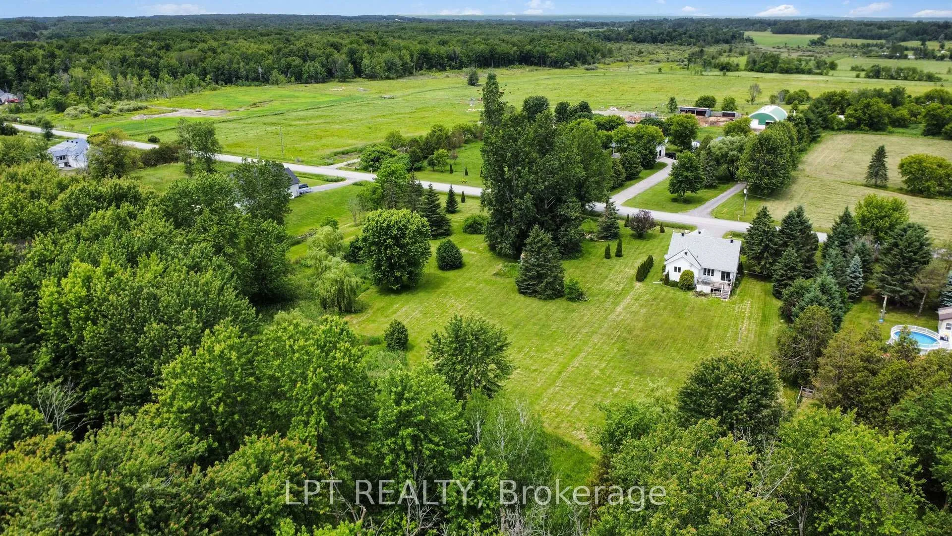 Photo 8 of 3898 Etienne Road, Ottawa, Cumberland West — HOMEH