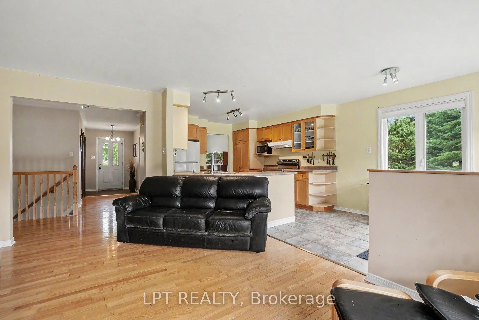 Photo 11 of 3898 Etienne Road, Ottawa, Cumberland West — HOMEH