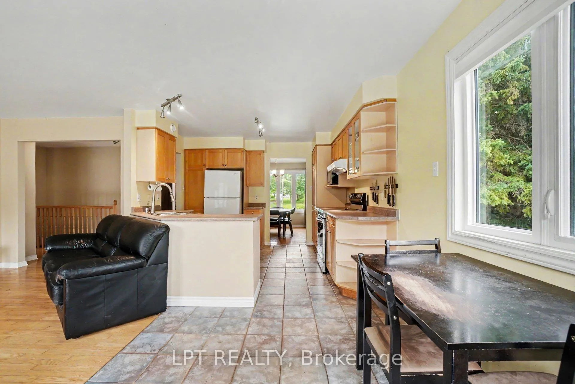 Photo 16 of 3898 Etienne Road, Ottawa, Cumberland West — HOMEH