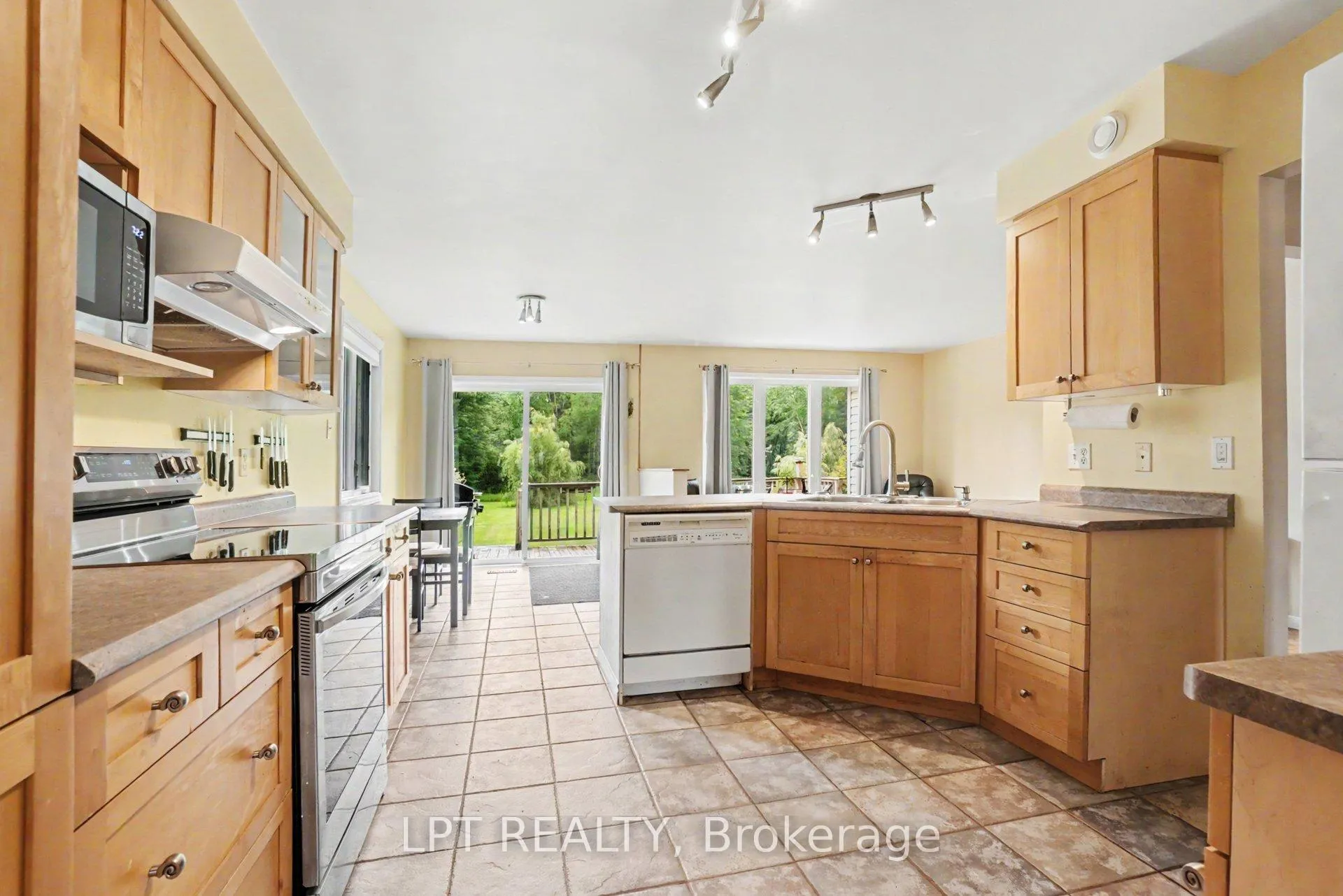 Photo 19 of 3898 Etienne Road, Ottawa, Cumberland West — HOMEH