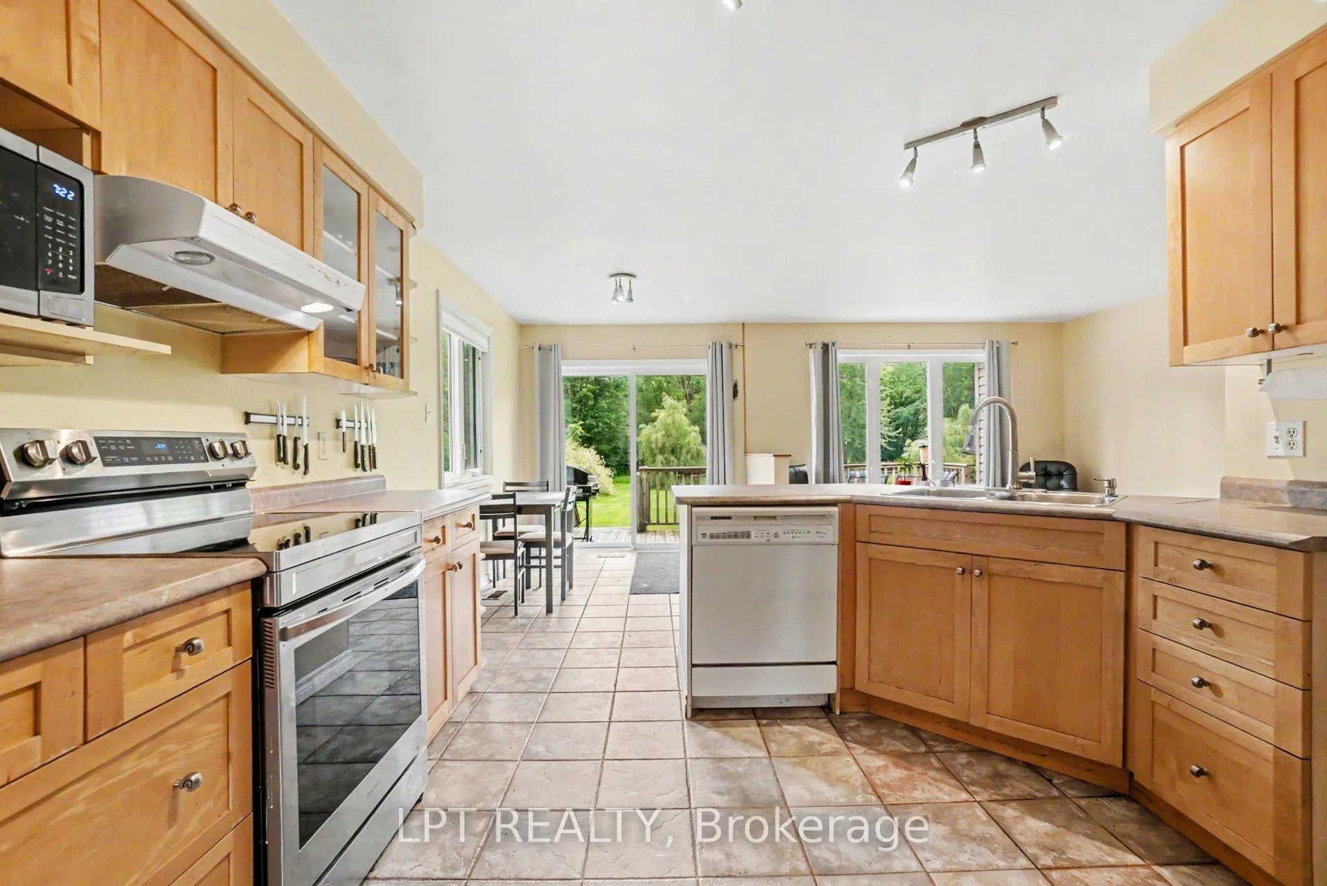 Photo 20 of 3898 Etienne Road, Ottawa, Cumberland West — HOMEH