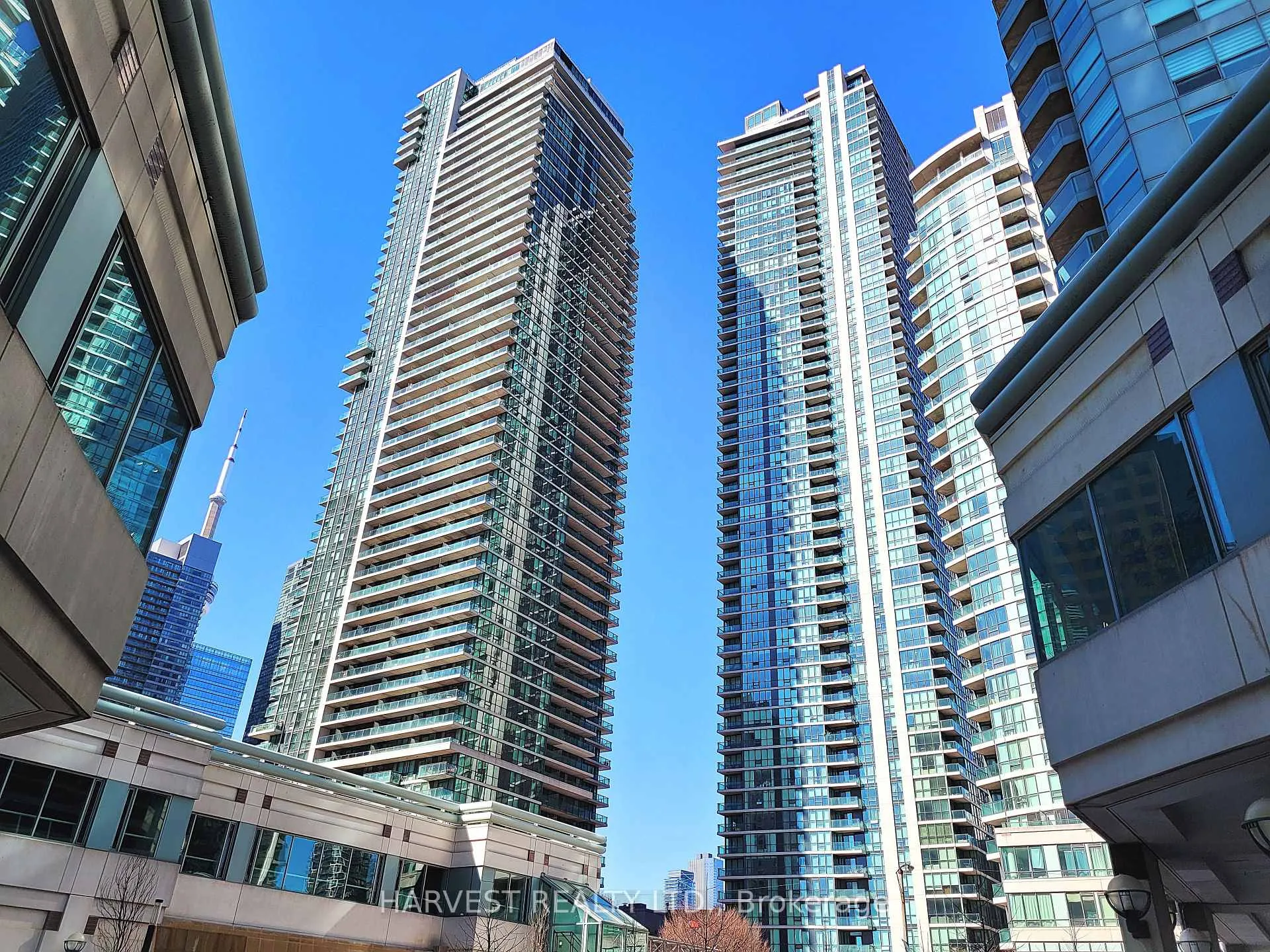 Front of Unit 1806, 18 Harbour Street