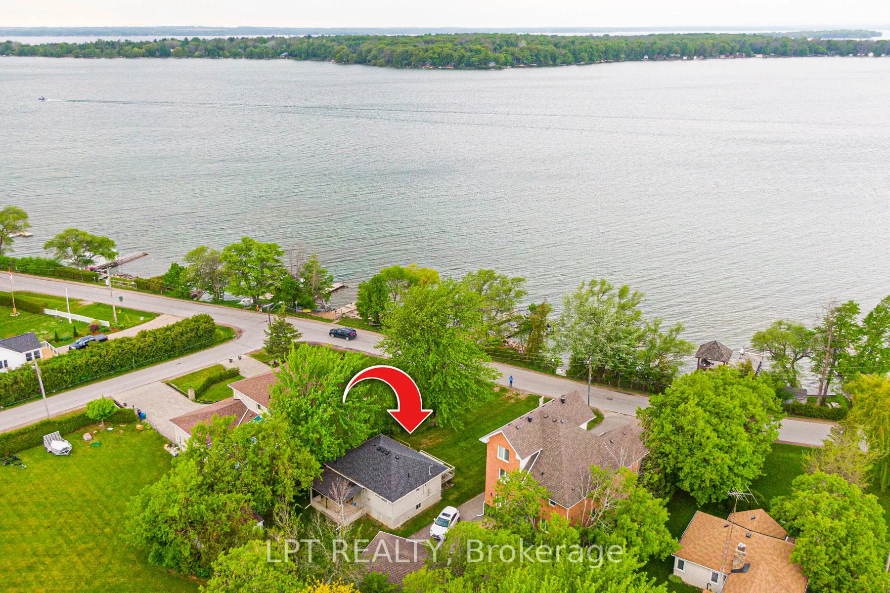 Photo 1 of 17 Lake Drive E, Georgina, Historic Lakeshore Communities — HOMEH