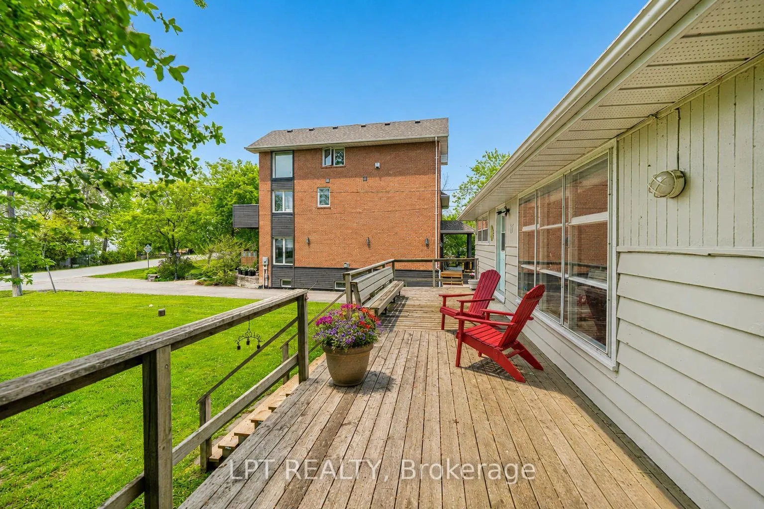 Photo 6 of 17 Lake Drive E, Georgina, Historic Lakeshore Communities — HOMEH