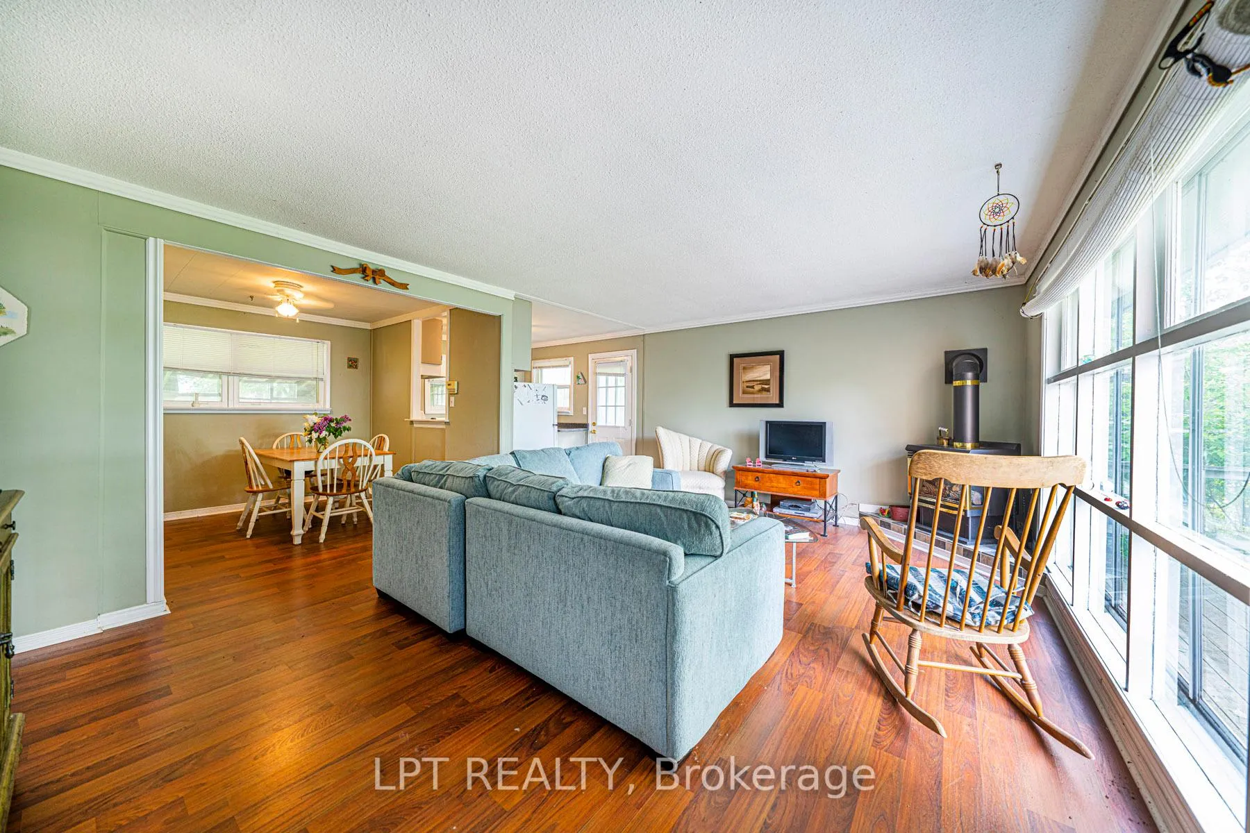 Photo 13 of 17 Lake Drive E, Georgina, Historic Lakeshore Communities — HOMEH
