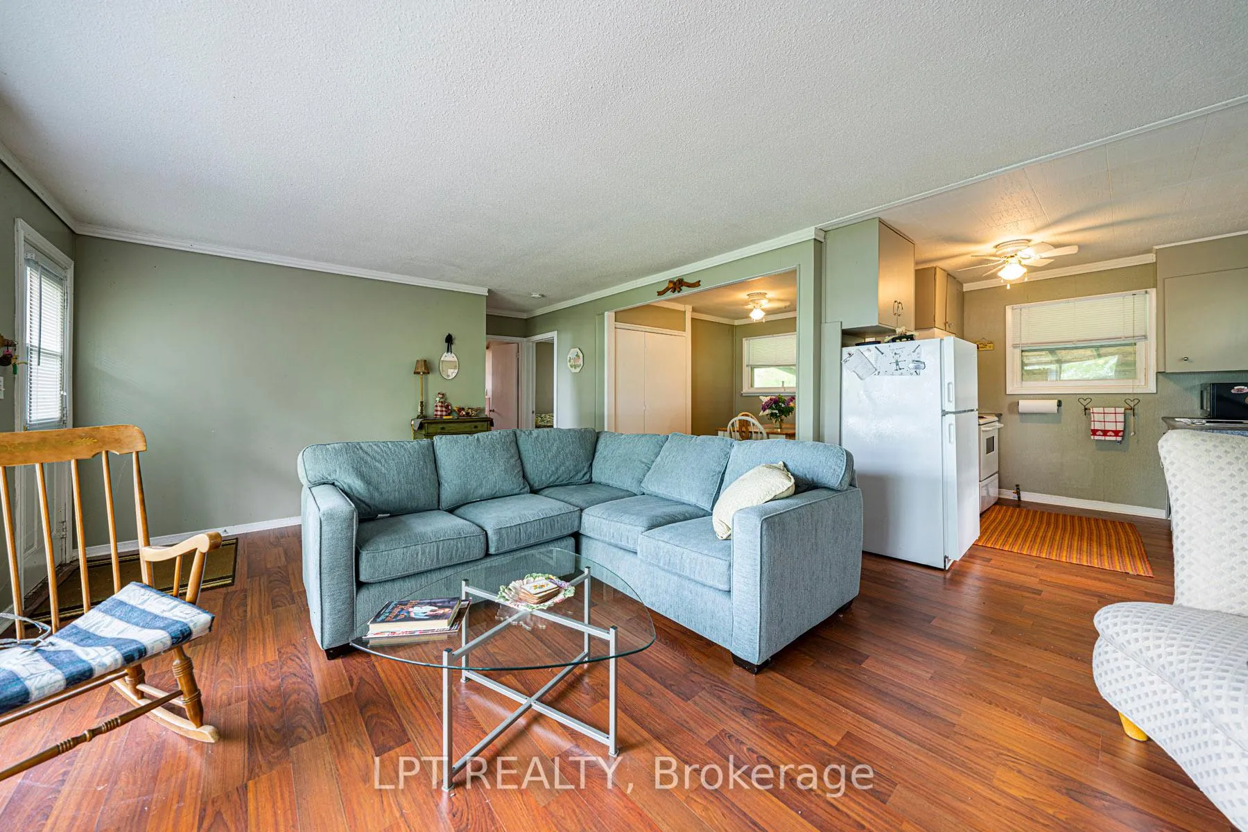 Photo 14 of 17 Lake Drive E, Georgina, Historic Lakeshore Communities — HOMEH