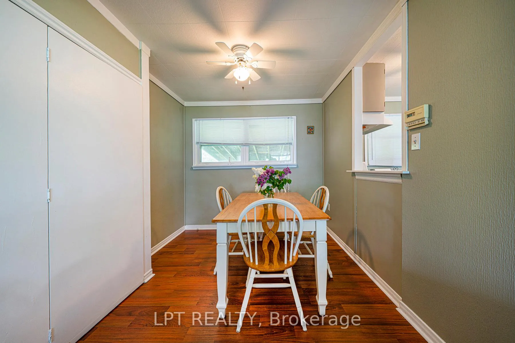 Photo 18 of 17 Lake Drive E, Georgina, Historic Lakeshore Communities — HOMEH