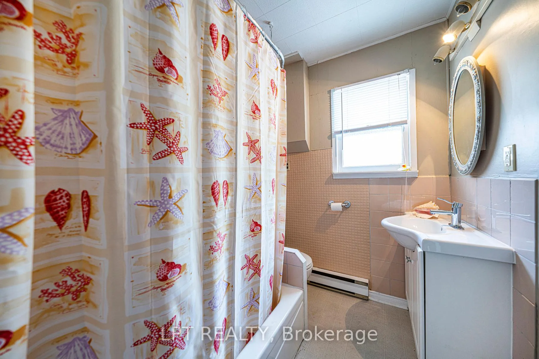 Photo 22 of 17 Lake Drive E, Georgina, Historic Lakeshore Communities — HOMEH