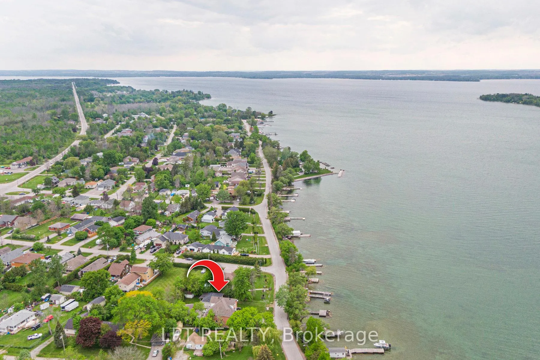 Photo 23 of 17 Lake Drive E, Georgina, Historic Lakeshore Communities — HOMEH