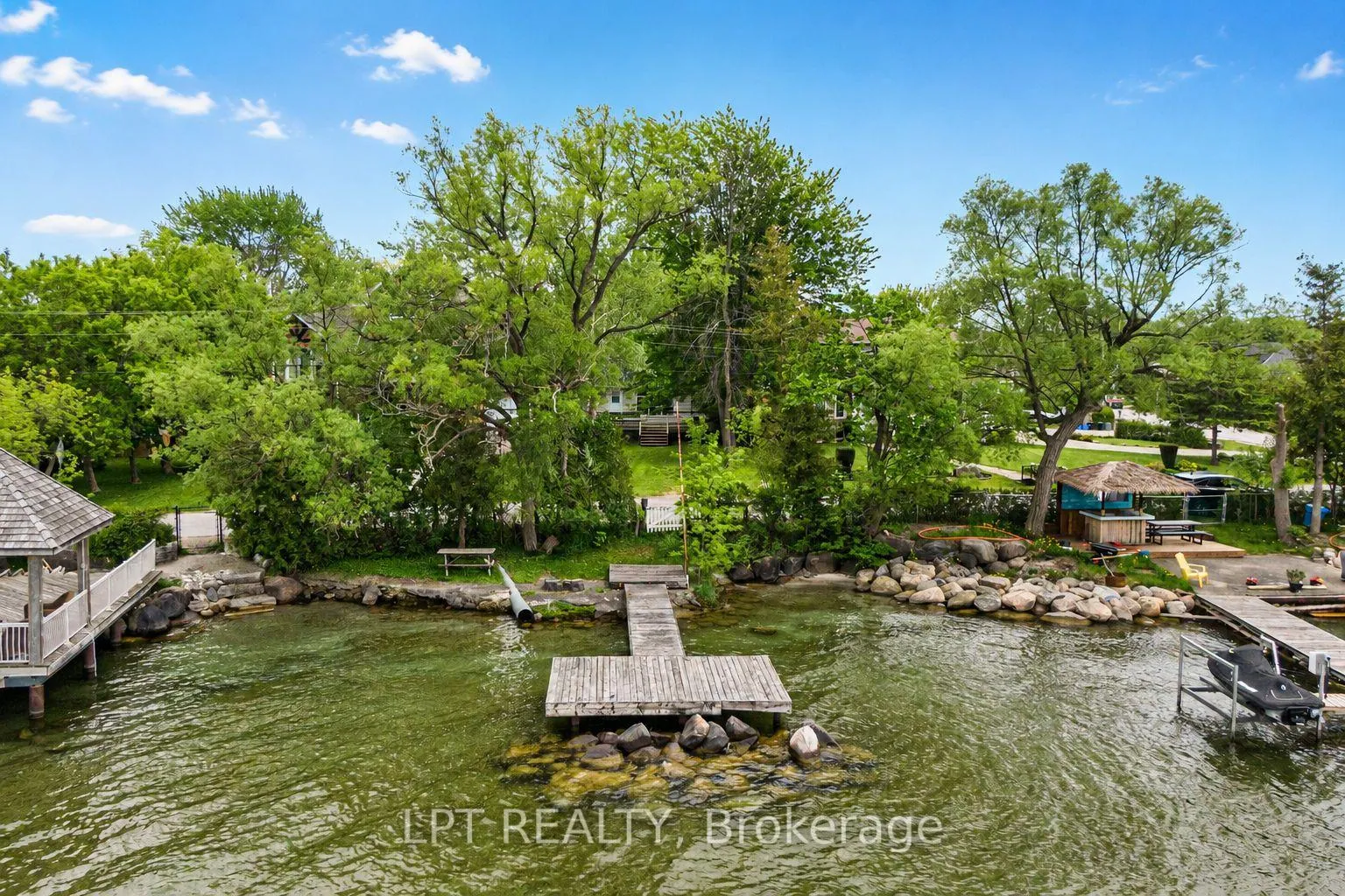 Photo 25 of 17 Lake Drive E, Georgina, Historic Lakeshore Communities — HOMEH
