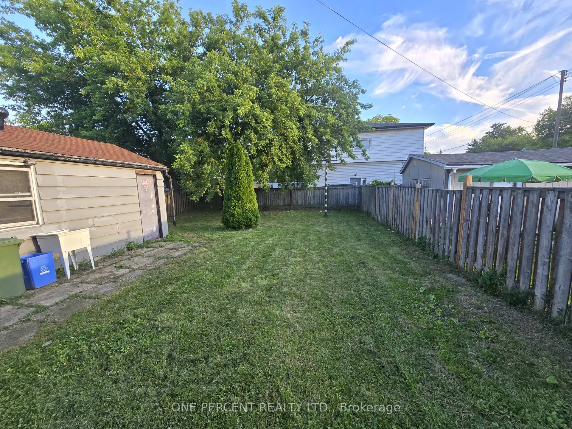 Photo 4 of 536 Queensdale Avenue E, Hamilton, Eastmount — HOMEH