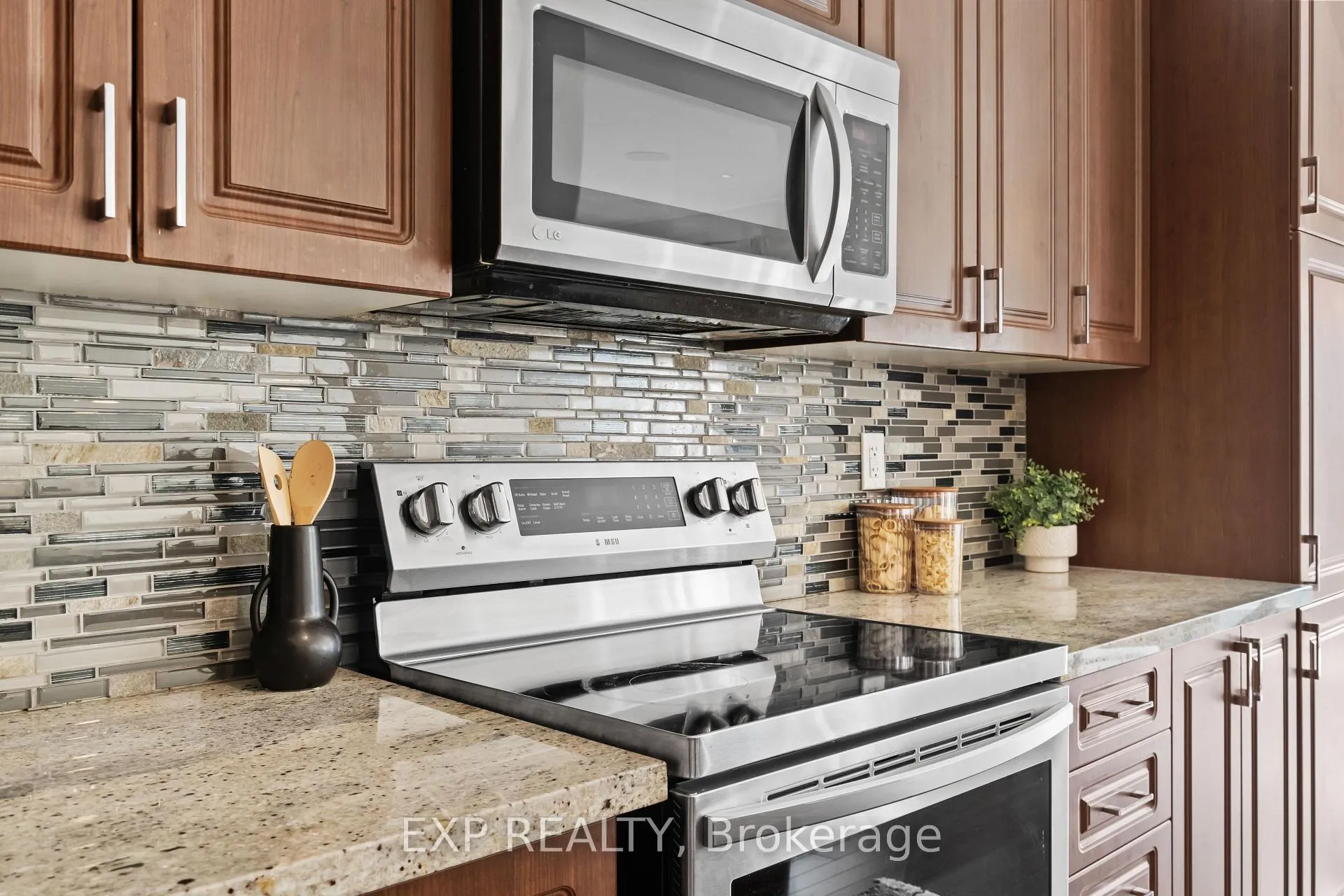 Photo 10 of 12 Mantz Crescent, Whitby, Taunton North — HOMEH