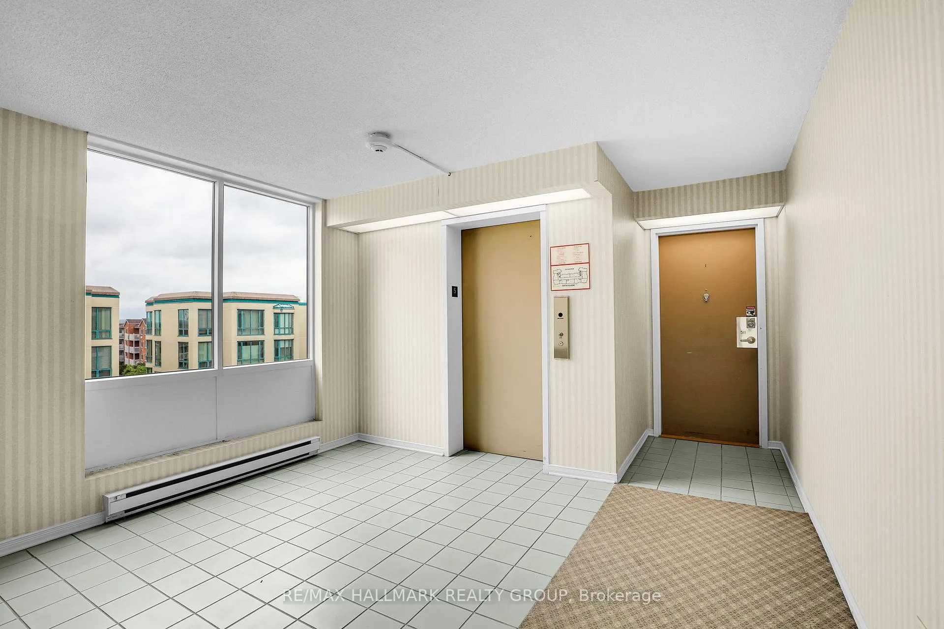 Photo 4 of Unit 511, 330 Centrum Boulevard, Ottawa, Bilberry Creek/Queenswood Heights — HOMEH