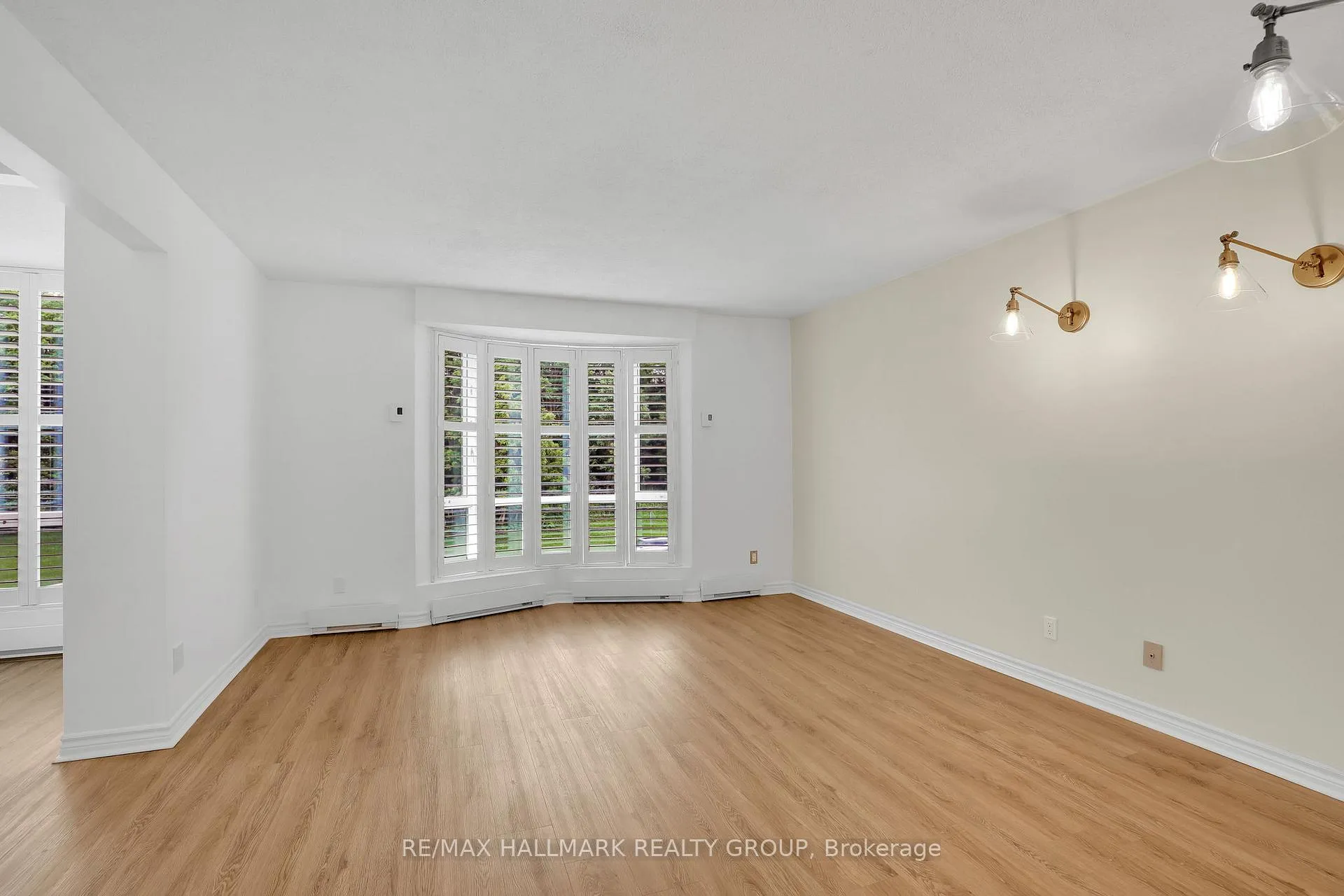 Photo 7 of Unit 511, 330 Centrum Boulevard, Ottawa, Bilberry Creek/Queenswood Heights — HOMEH