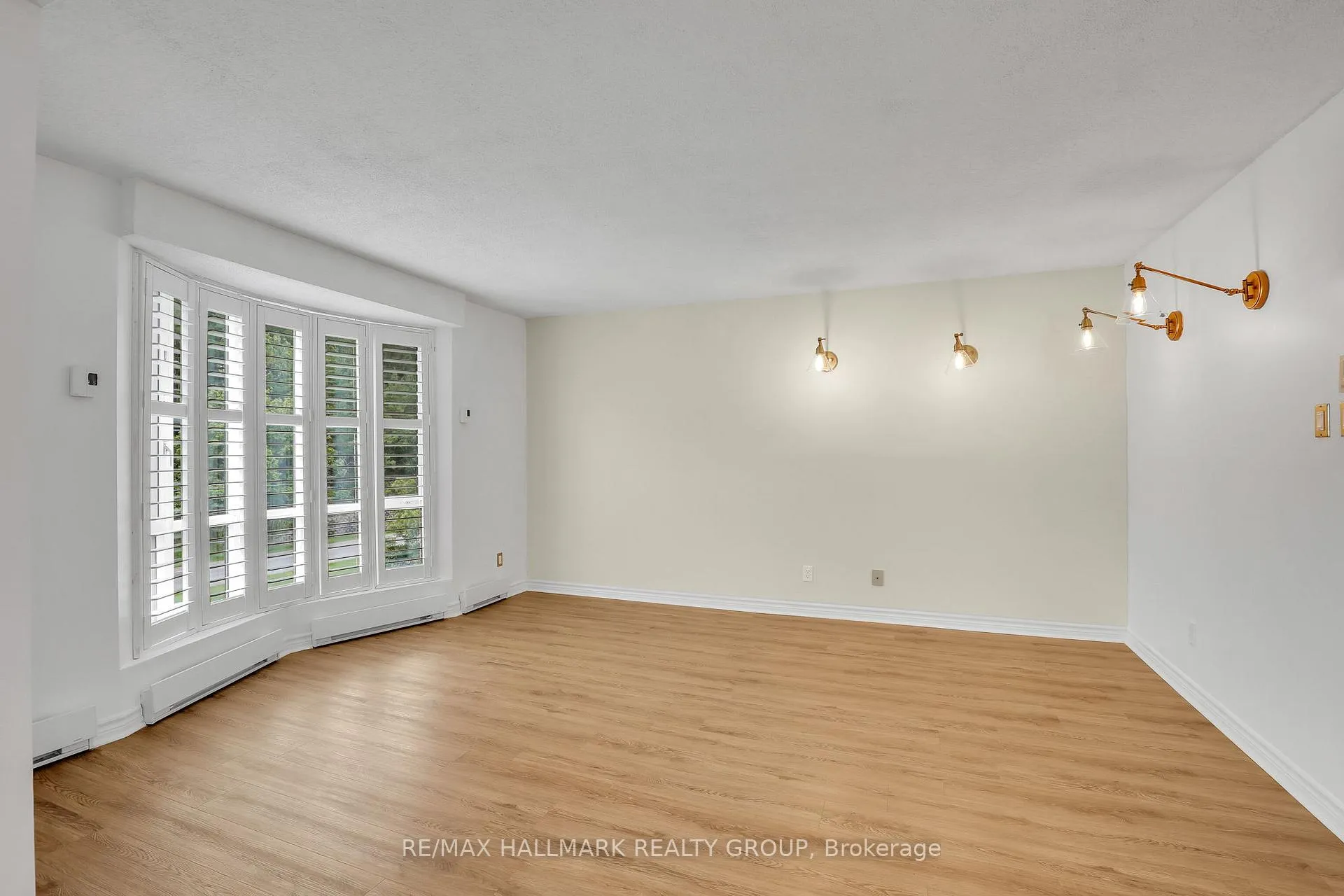 Photo 8 of Unit 511, 330 Centrum Boulevard, Ottawa, Bilberry Creek/Queenswood Heights — HOMEH