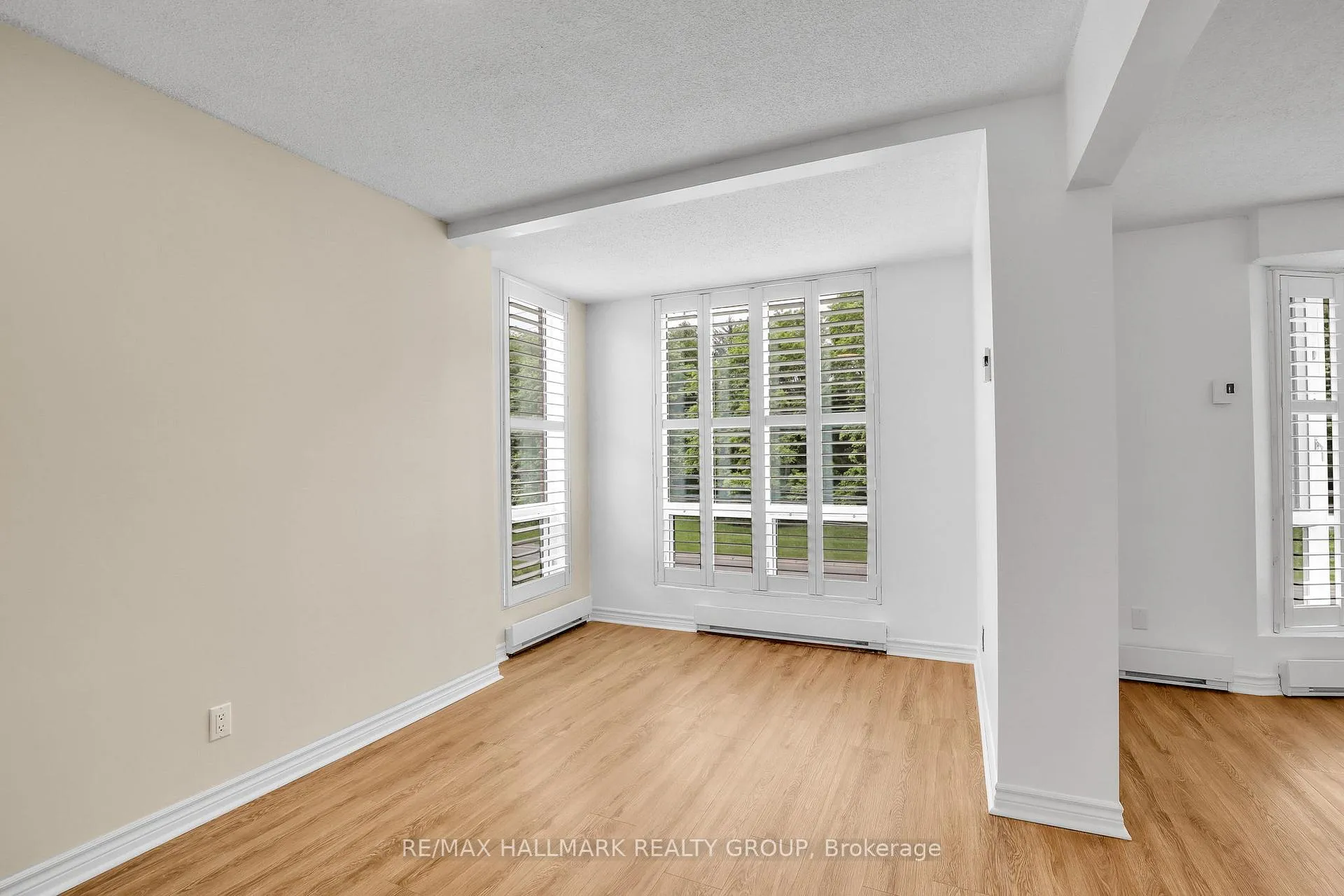 Photo 11 of Unit 511, 330 Centrum Boulevard, Ottawa, Bilberry Creek/Queenswood Heights — HOMEH