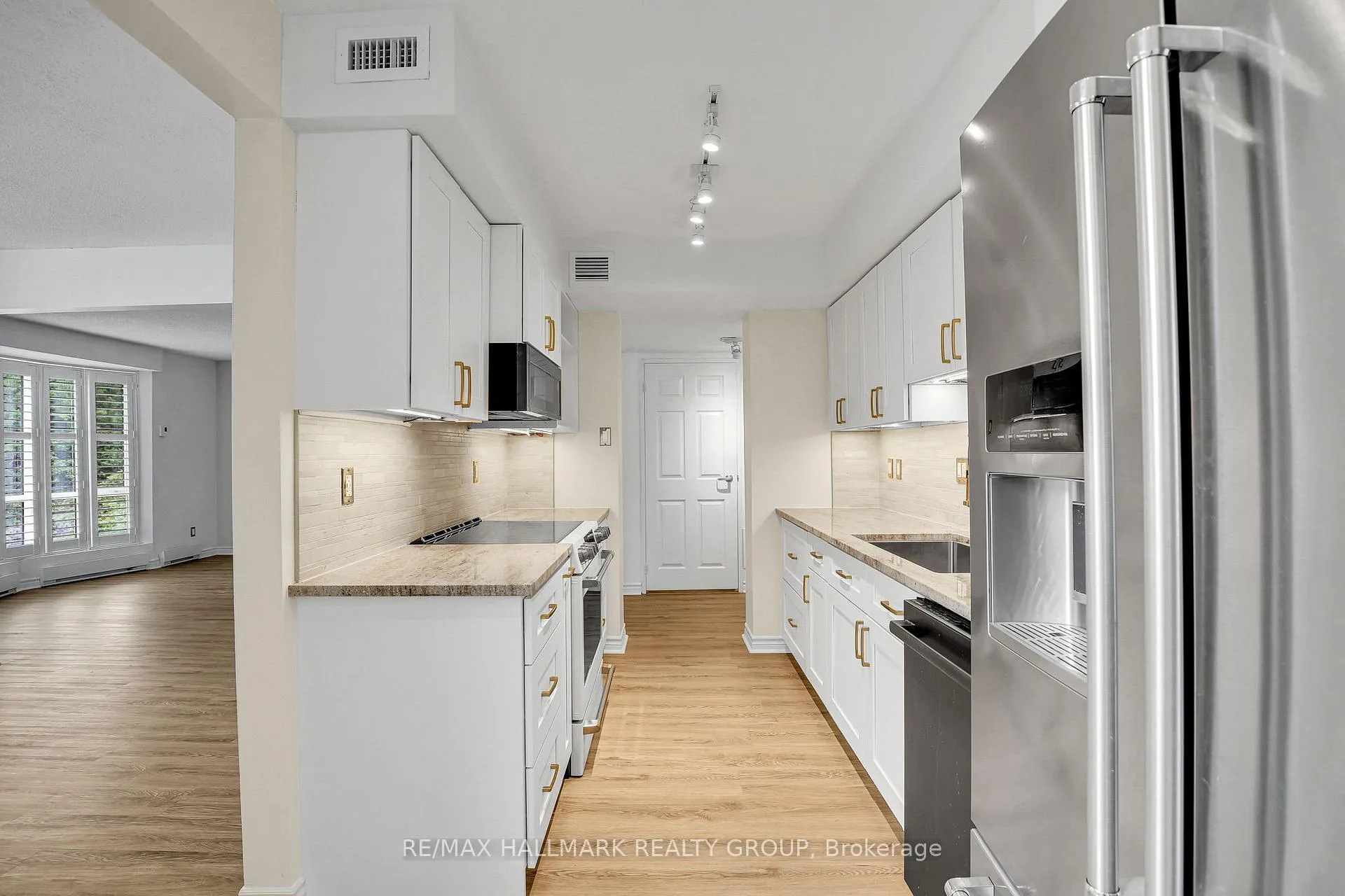 Photo 14 of Unit 511, 330 Centrum Boulevard, Ottawa, Bilberry Creek/Queenswood Heights — HOMEH