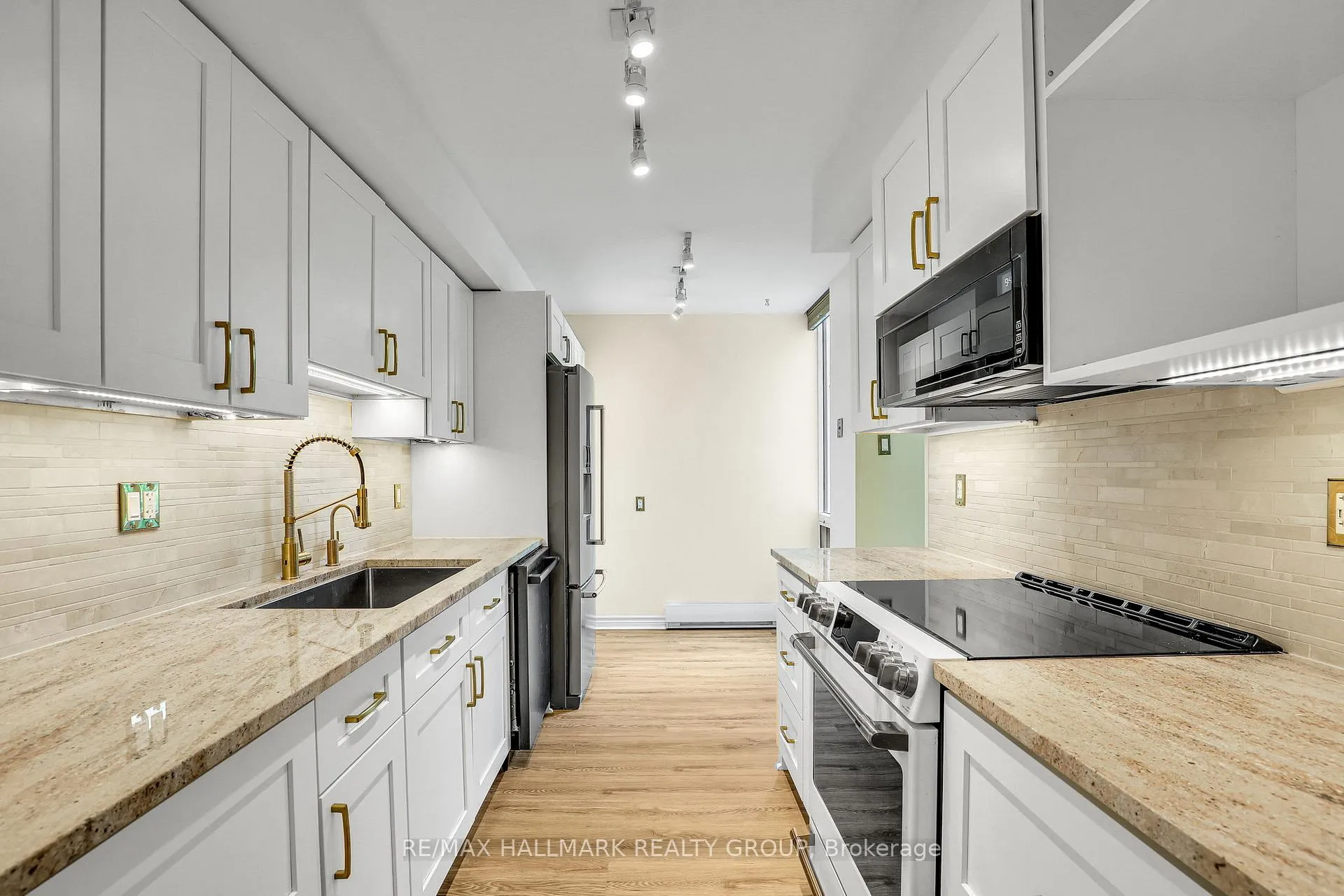 Photo 17 of Unit 511, 330 Centrum Boulevard, Ottawa, Bilberry Creek/Queenswood Heights — HOMEH