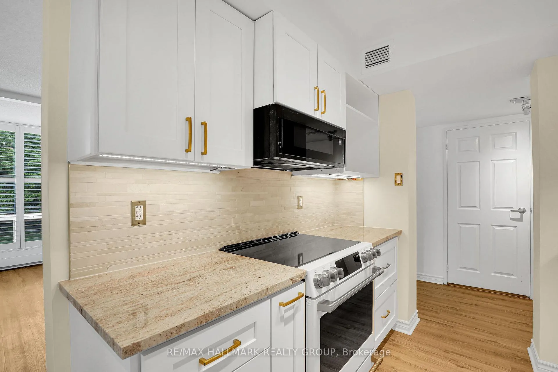 Photo 19 of Unit 511, 330 Centrum Boulevard, Ottawa, Bilberry Creek/Queenswood Heights — HOMEH