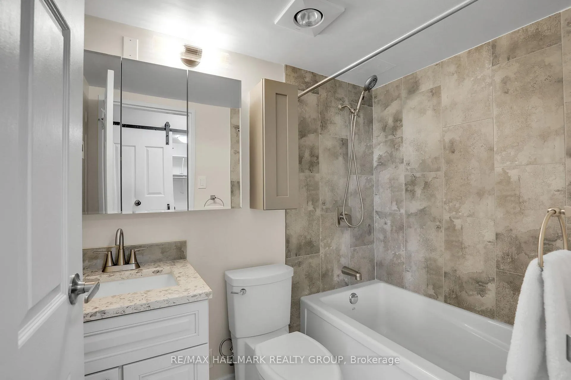 Photo 27 of Unit 511, 330 Centrum Boulevard, Ottawa, Bilberry Creek/Queenswood Heights — HOMEH