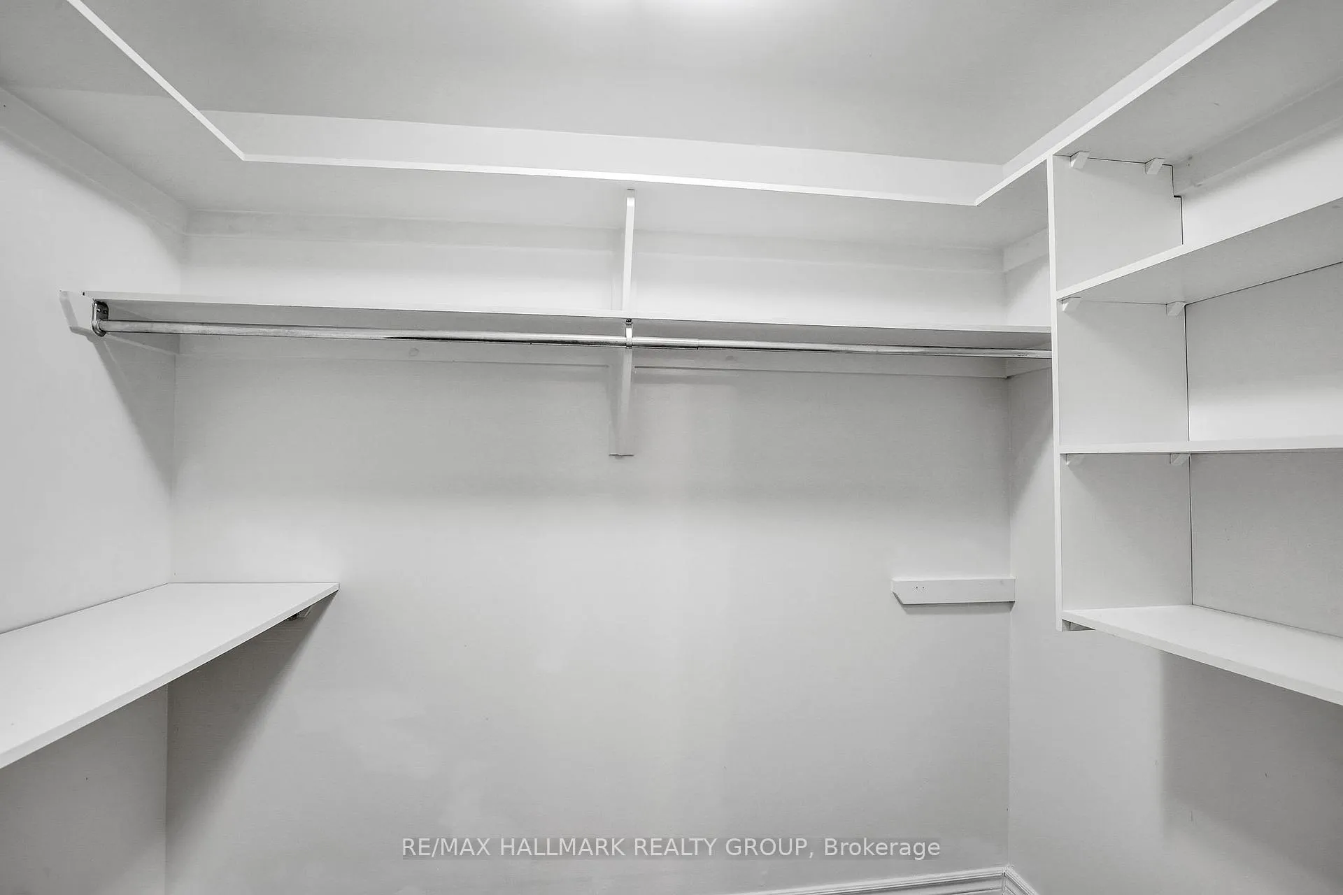 Photo 31 of Unit 511, 330 Centrum Boulevard, Ottawa, Bilberry Creek/Queenswood Heights — HOMEH