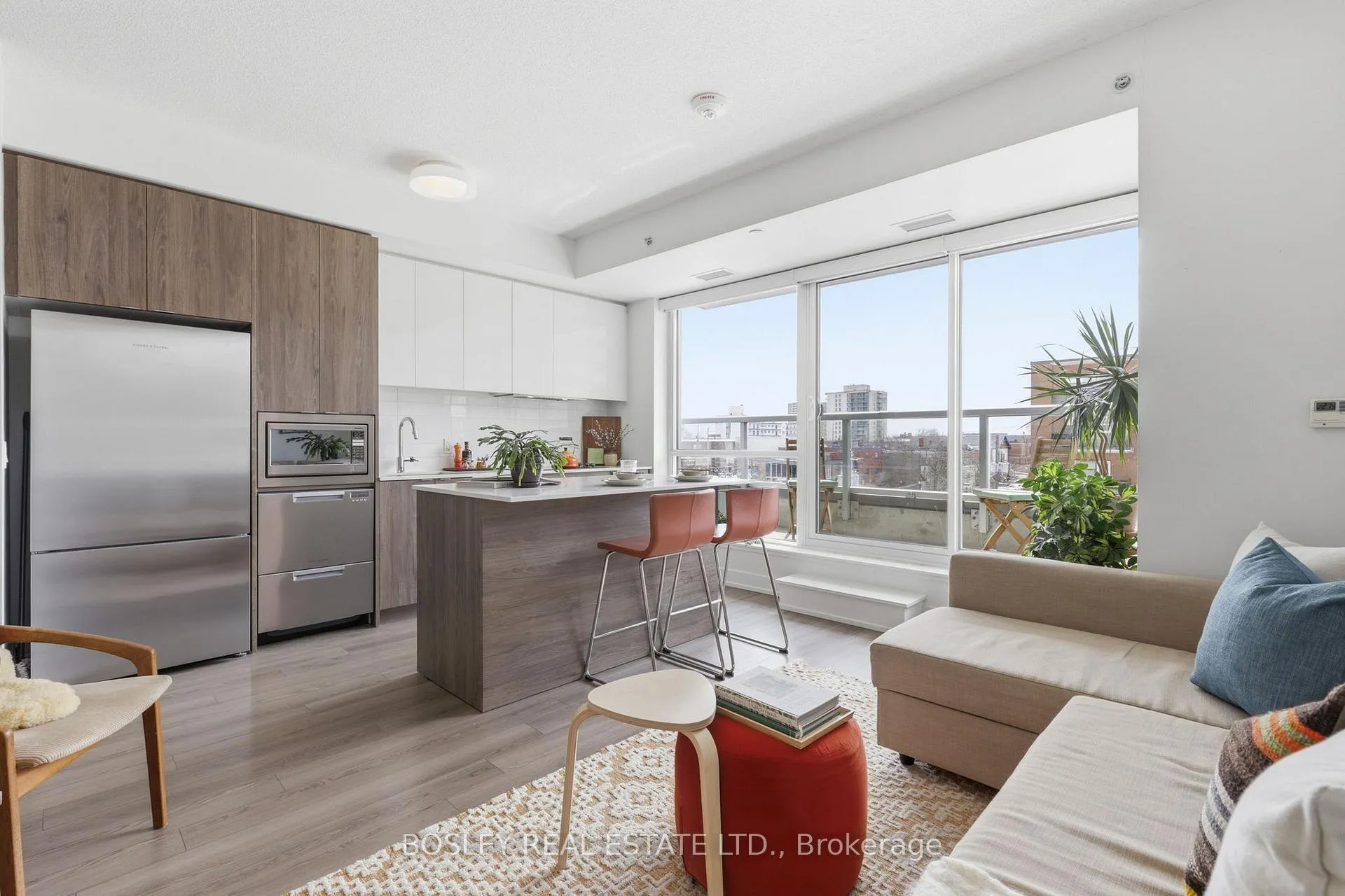 Photo 1 of Unit 207, 8 Ann Street, Mississauga, Port Credit — HOMEH