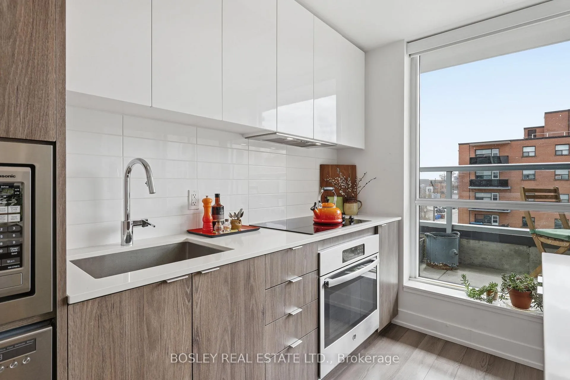 Photo 7 of Unit 207, 8 Ann Street, Mississauga, Port Credit — HOMEH