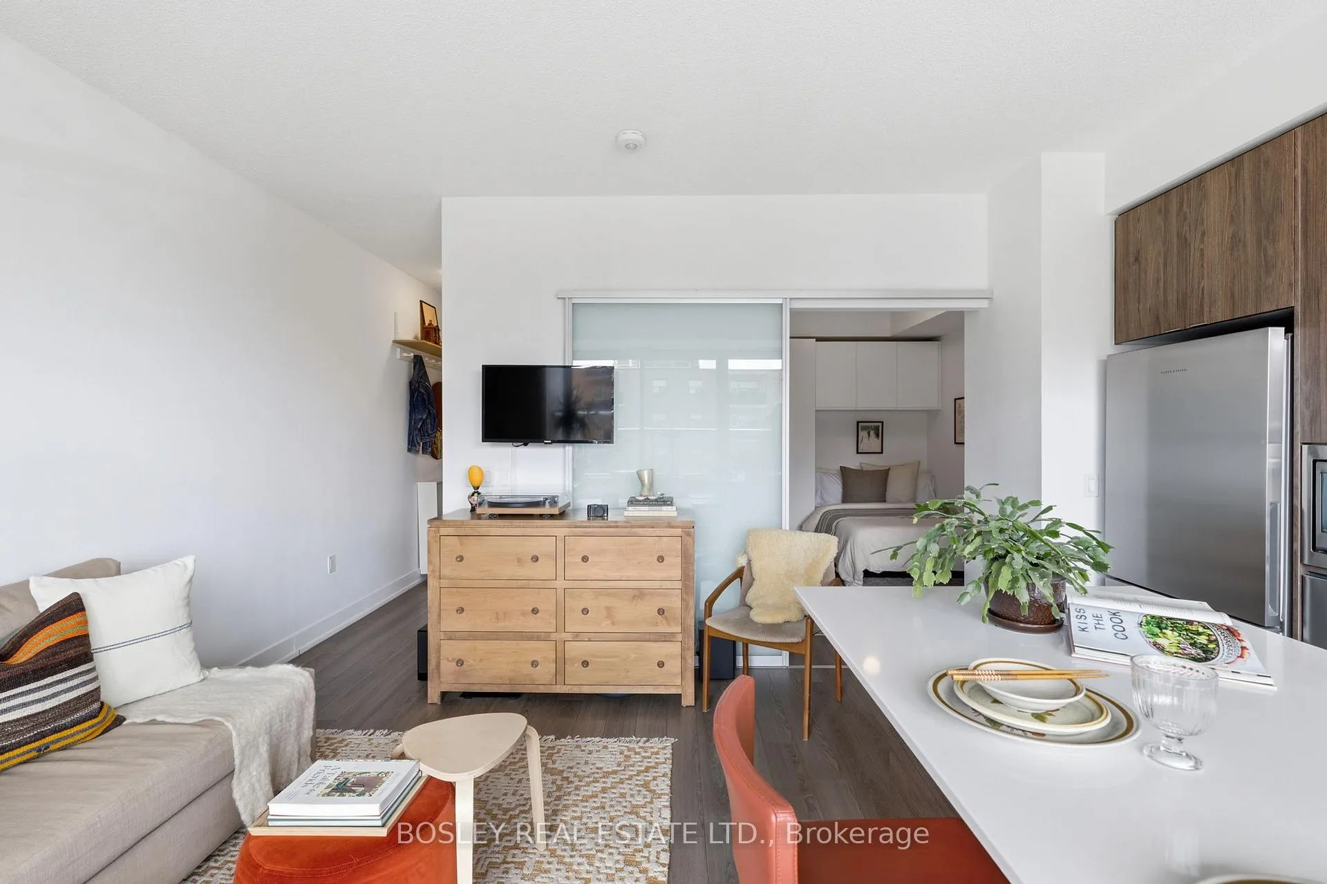 Photo 10 of Unit 207, 8 Ann Street, Mississauga, Port Credit — HOMEH
