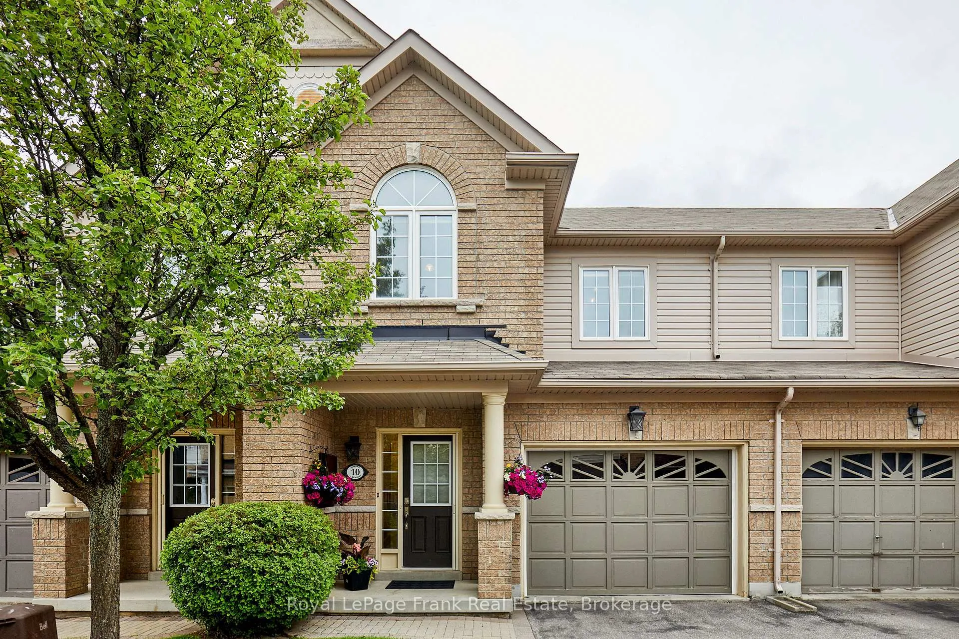 Front of 10 Lander Crescent