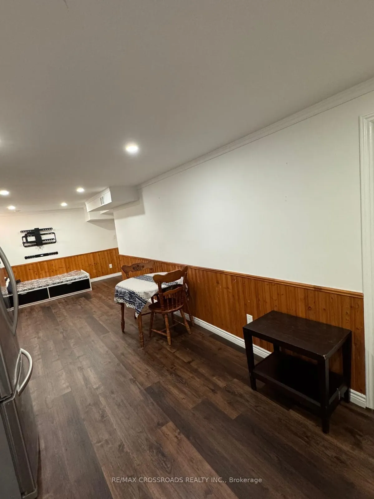 Photo 4 of Unit Lower, 14 Romano Crescent, Vaughan, East Woodbridge — HOMEH