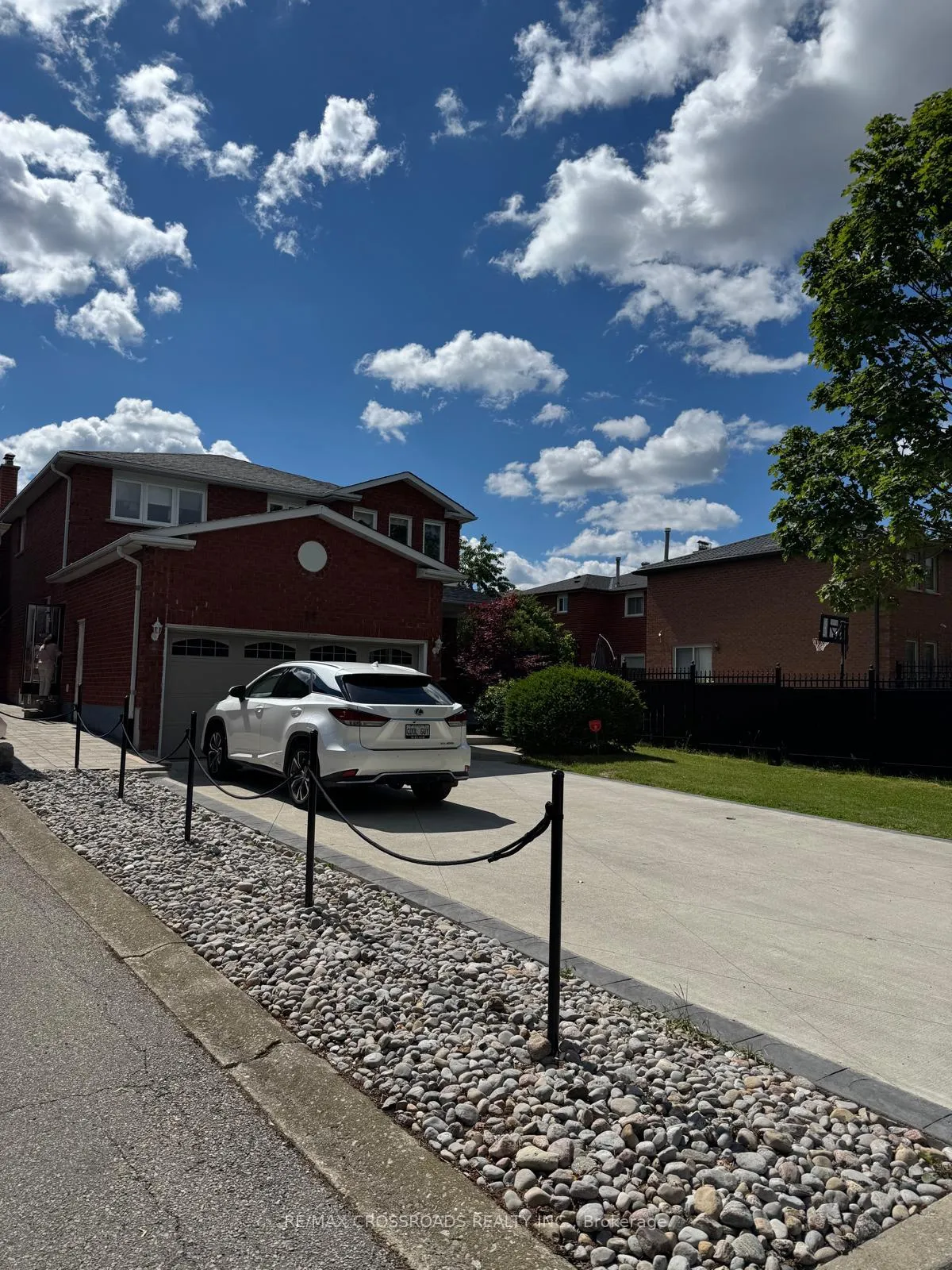 Photo 34 of Unit Lower, 14 Romano Crescent, Vaughan, East Woodbridge — HOMEH