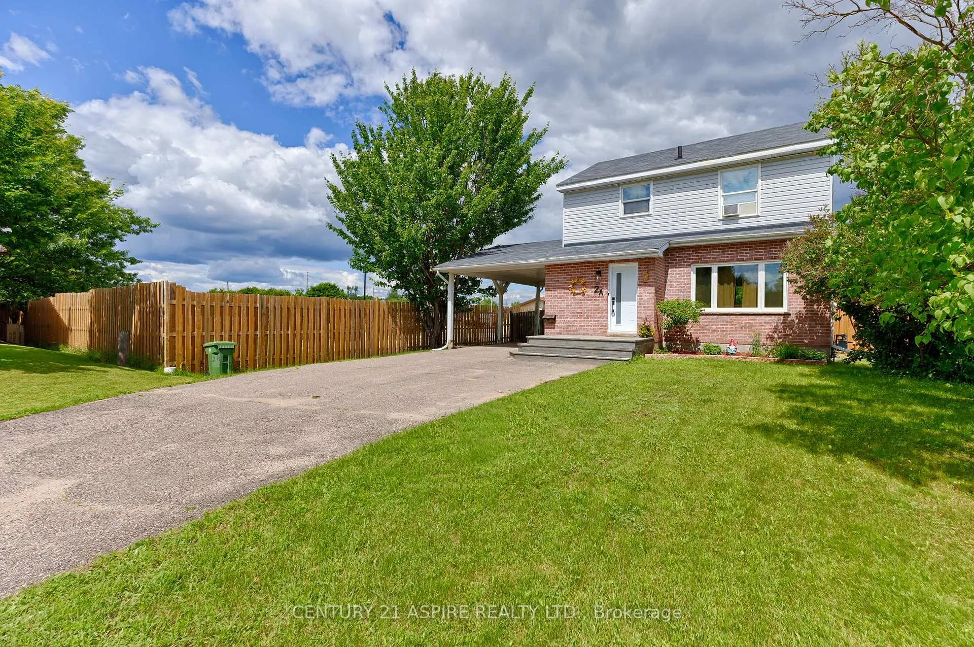 Photo 2 of 2A Selkirk Street, Petawawa, Petawawa — HOMEH