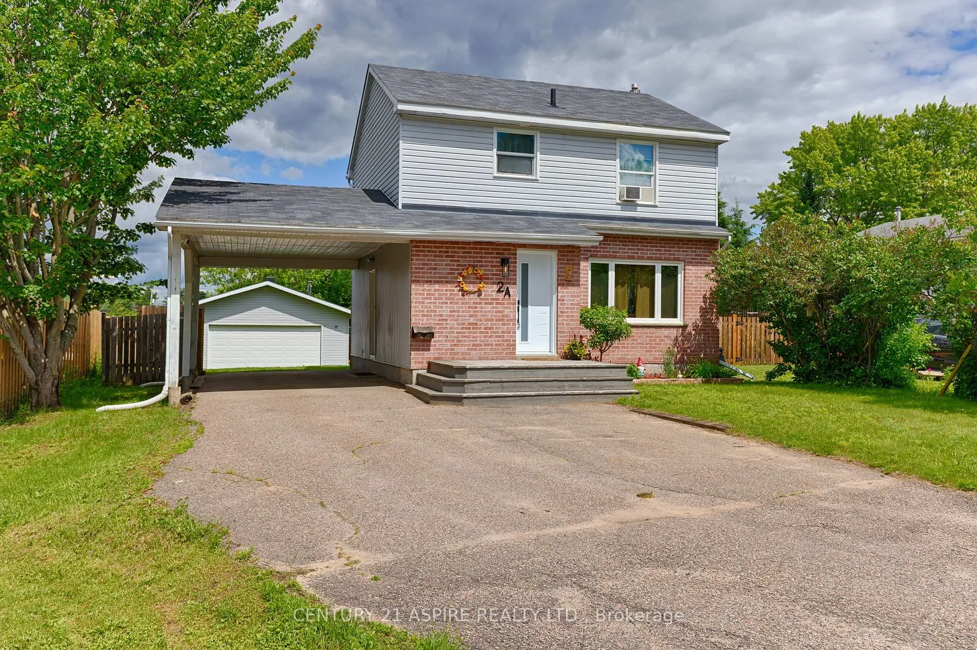 Photo 3 of 2A Selkirk Street, Petawawa, Petawawa — HOMEH