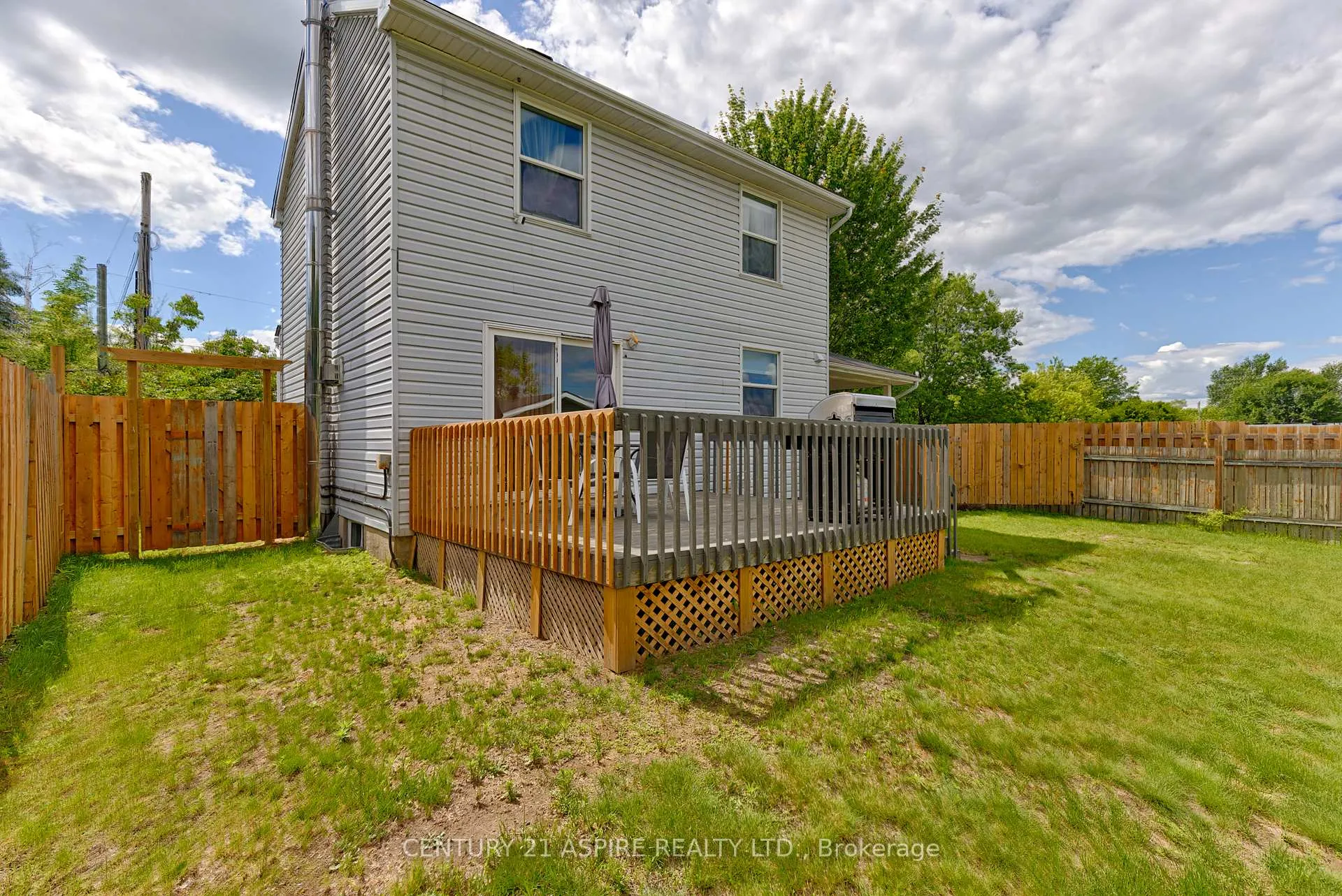 Photo 31 of 2A Selkirk Street, Petawawa, Petawawa — HOMEH