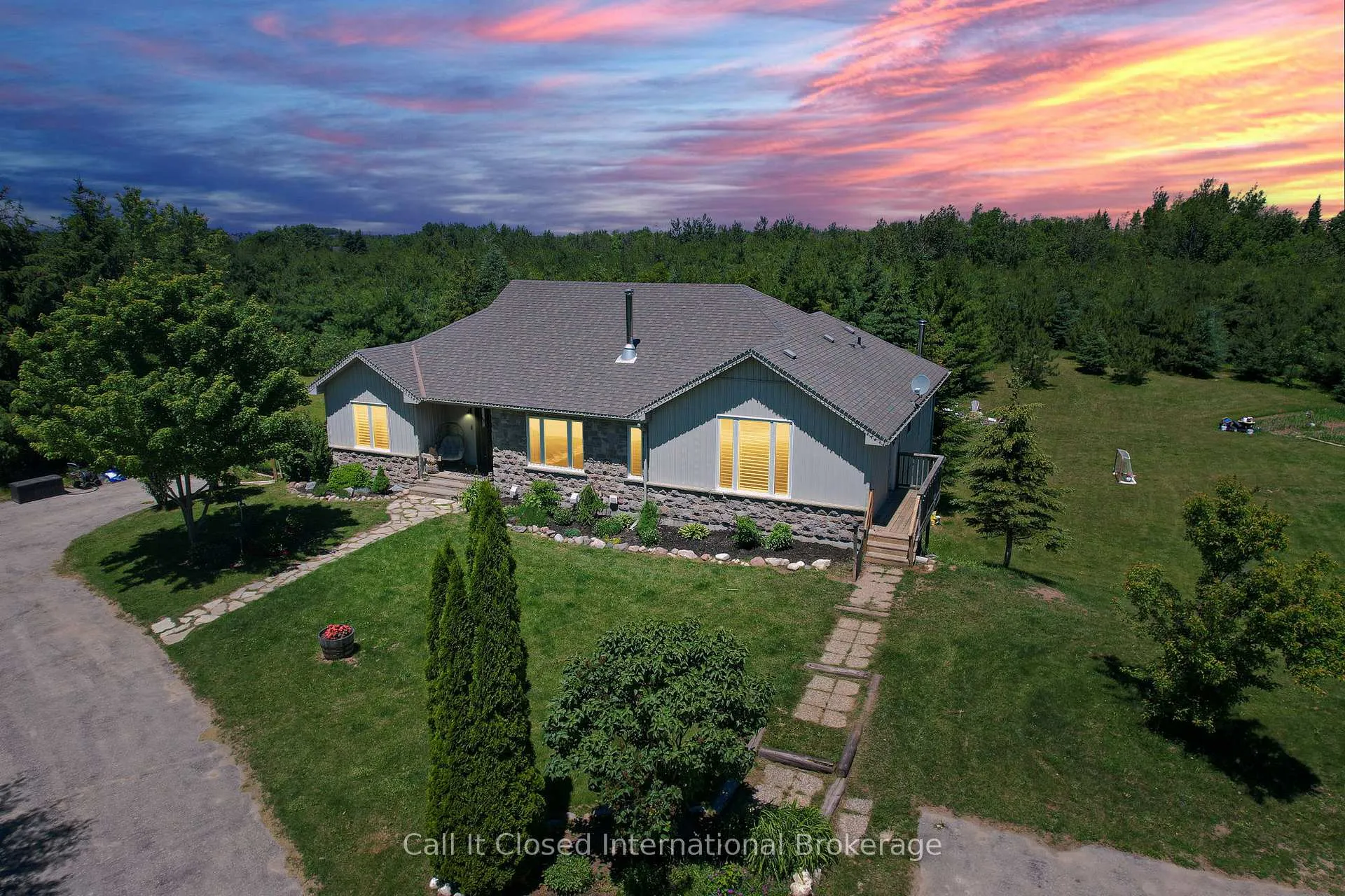Photo 1 of 21201 Main Street, Caledon, Rural Caledon — HOMEH