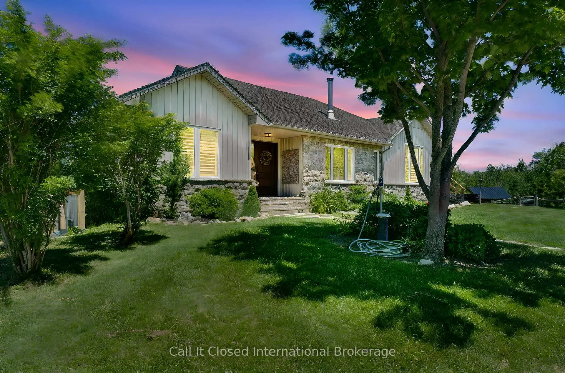 Photo 2 of 21201 Main Street, Caledon, Rural Caledon — HOMEH