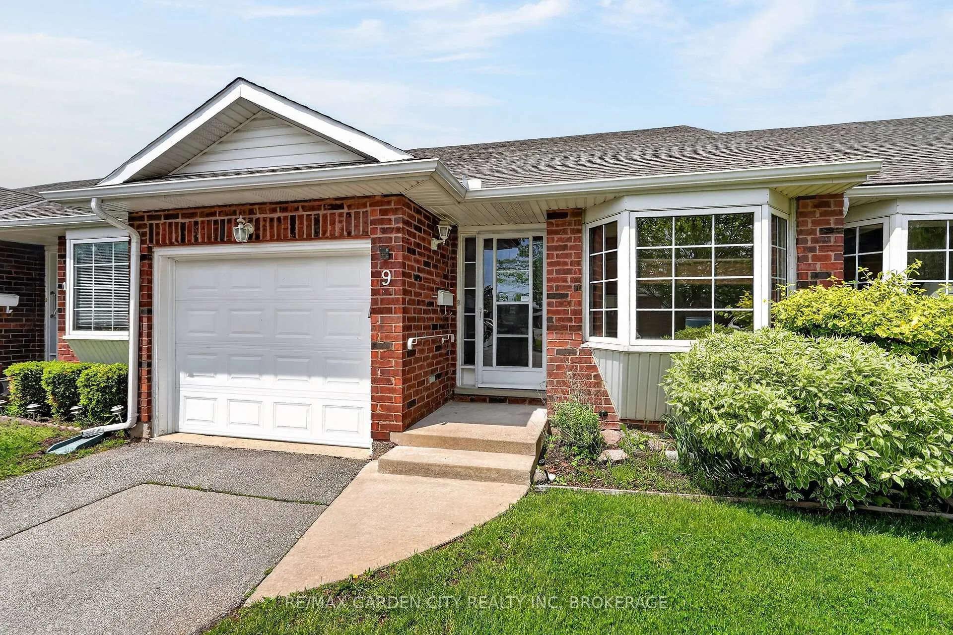 Photo 3 of Unit 9, 162 First Street, Welland, Lincoln/Crowland — HOMEH