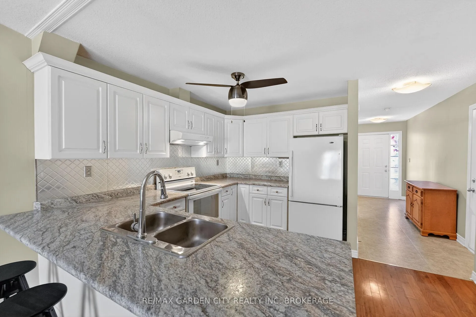 Photo 7 of Unit 9, 162 First Street, Welland, Lincoln/Crowland — HOMEH