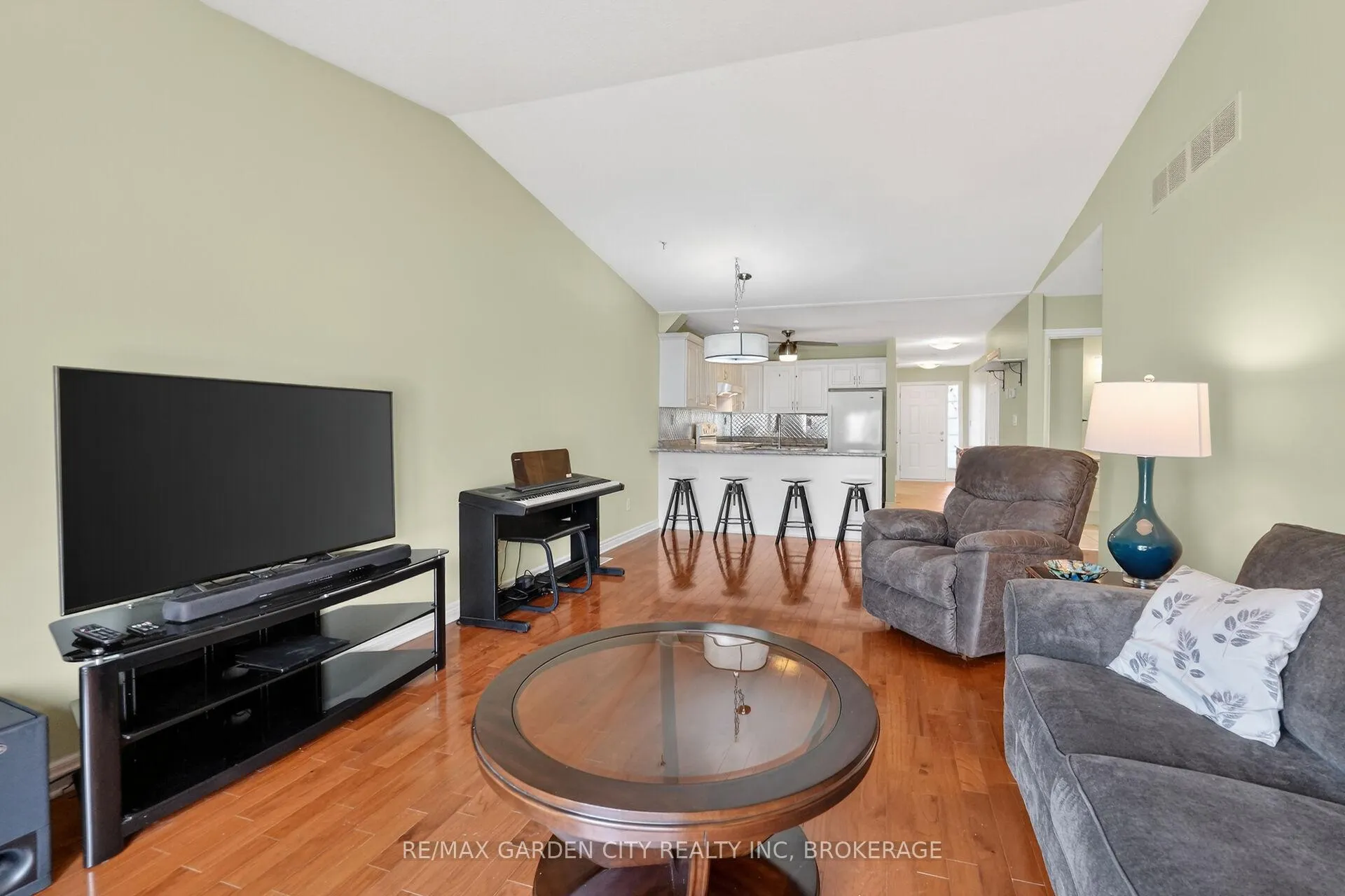Photo 12 of Unit 9, 162 First Street, Welland, Lincoln/Crowland — HOMEH