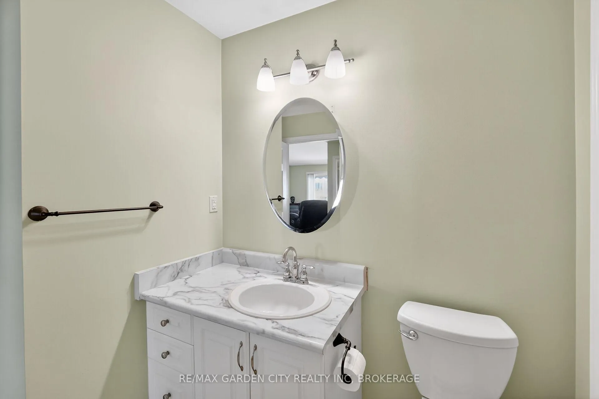 Photo 16 of Unit 9, 162 First Street, Welland, Lincoln/Crowland — HOMEH