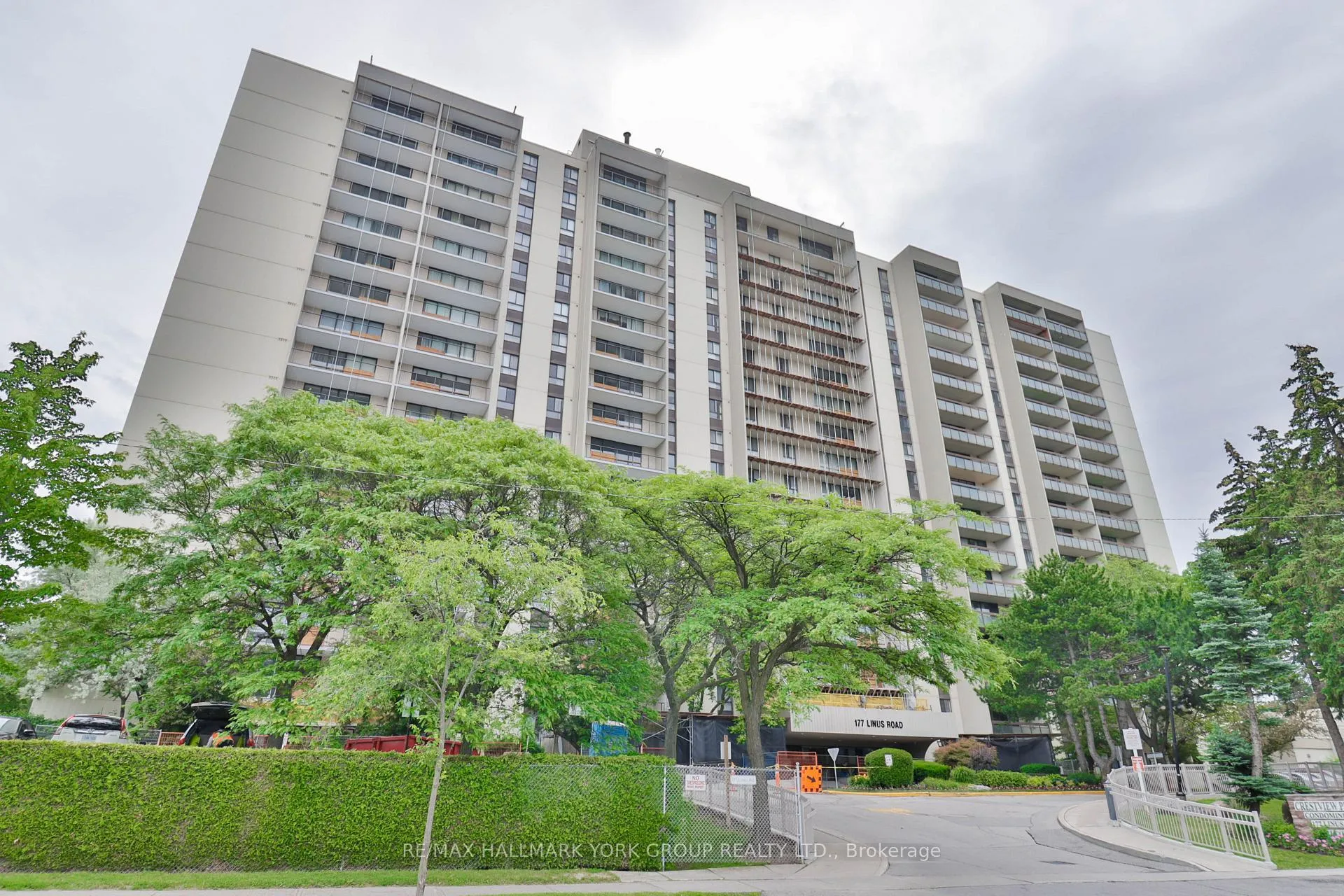 Front of Unit 1607, 177 Linus Road