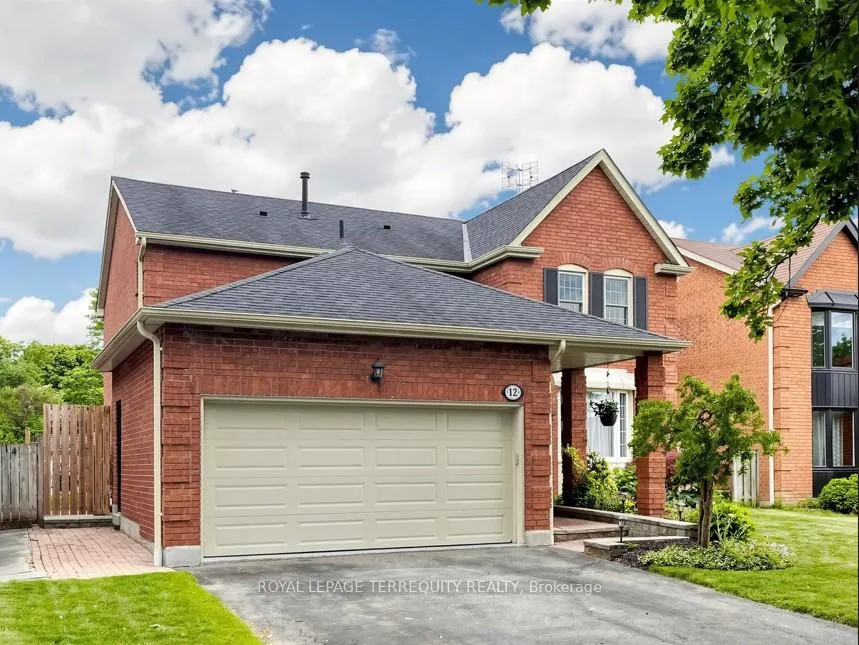 Photo 2 of 12 Maplewood Drive, Whitby, Blue Grass Meadows — HOMEH