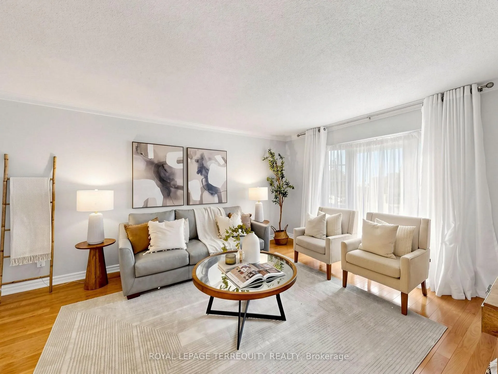 Photo 7 of 12 Maplewood Drive, Whitby, Blue Grass Meadows — HOMEH