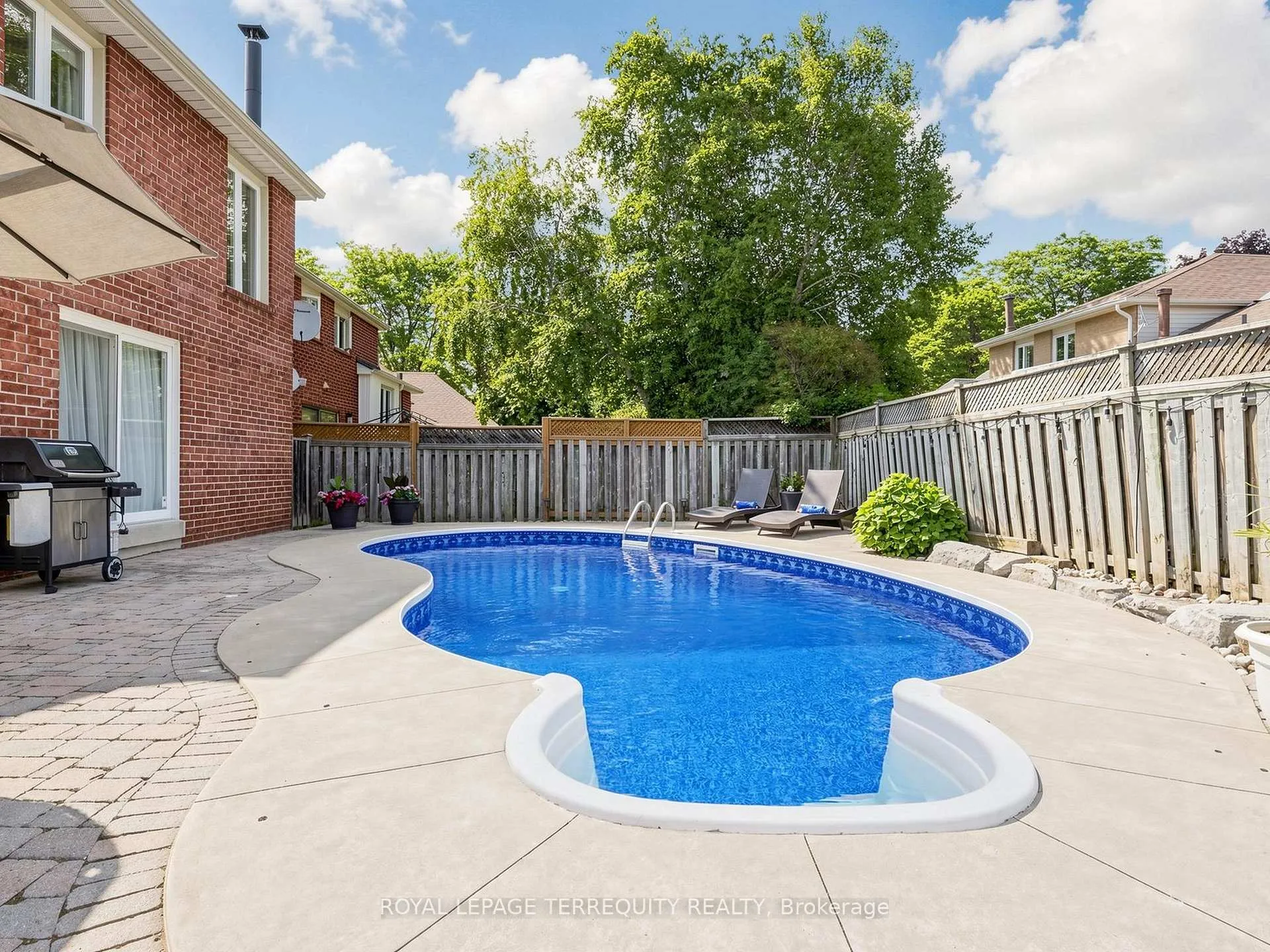 Photo 22 of 12 Maplewood Drive, Whitby, Blue Grass Meadows — HOMEH